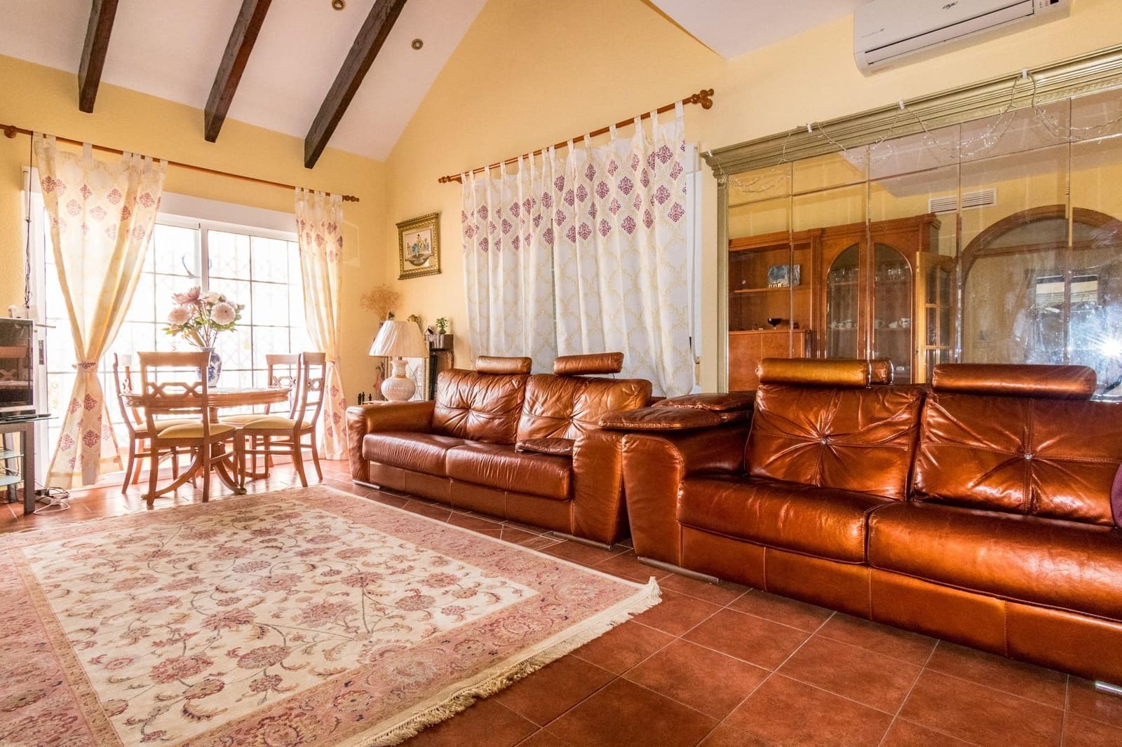 4 bedroom Villa for sale in Playa Flamenca with pool garage - € 590,000 (Ref: 8662848)