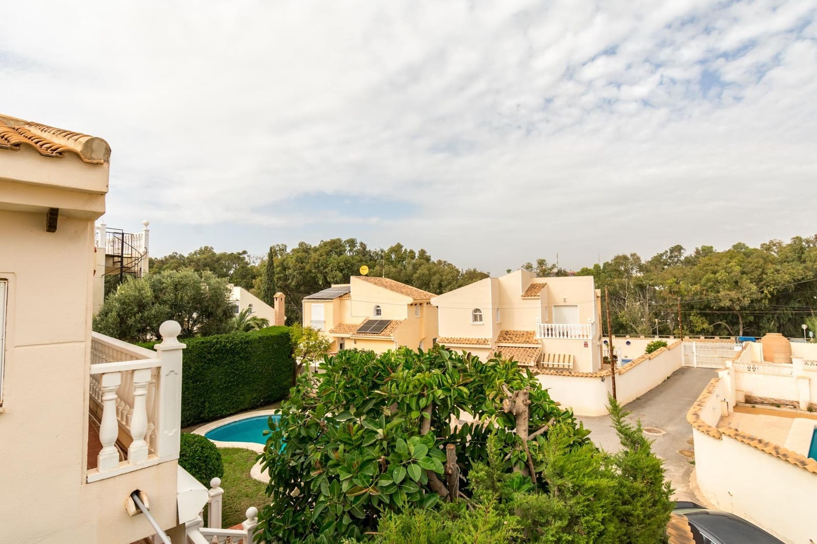 4 bedroom Villa for sale in Playa Flamenca with pool garage - € 590,000 (Ref: 8662848)