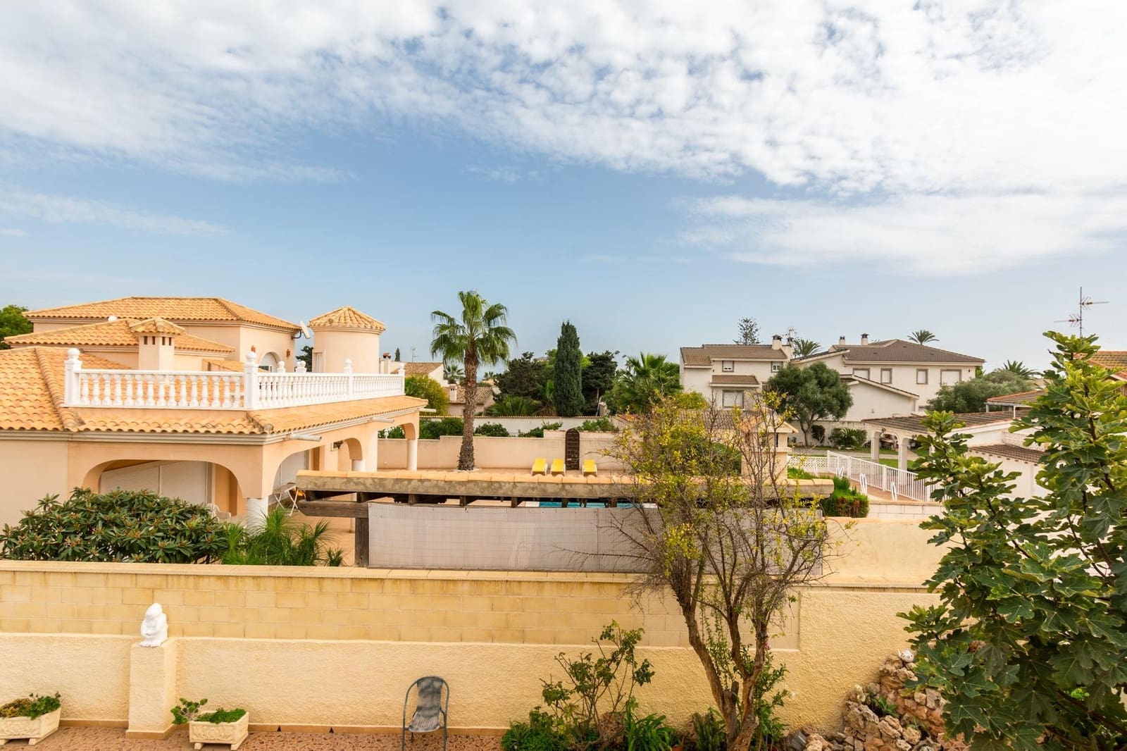 4 bedroom Villa for sale in Playa Flamenca with pool garage - € 590,000 (Ref: 8662848)