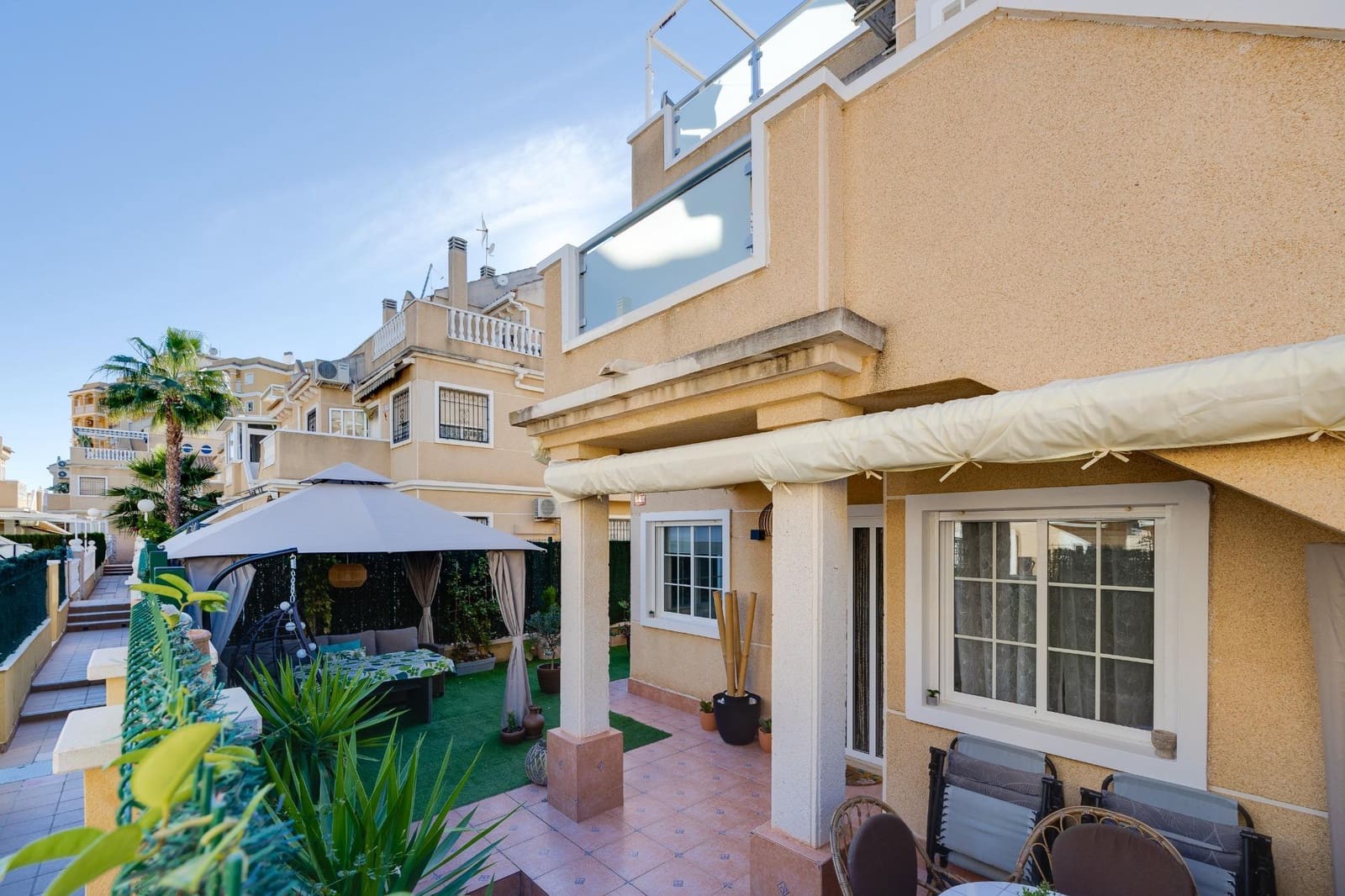 2 makuuhuone Bungalow myytävänä paikassa Torrevieja mukana uima-altaan - 183 900 € (Ref: 9462116)