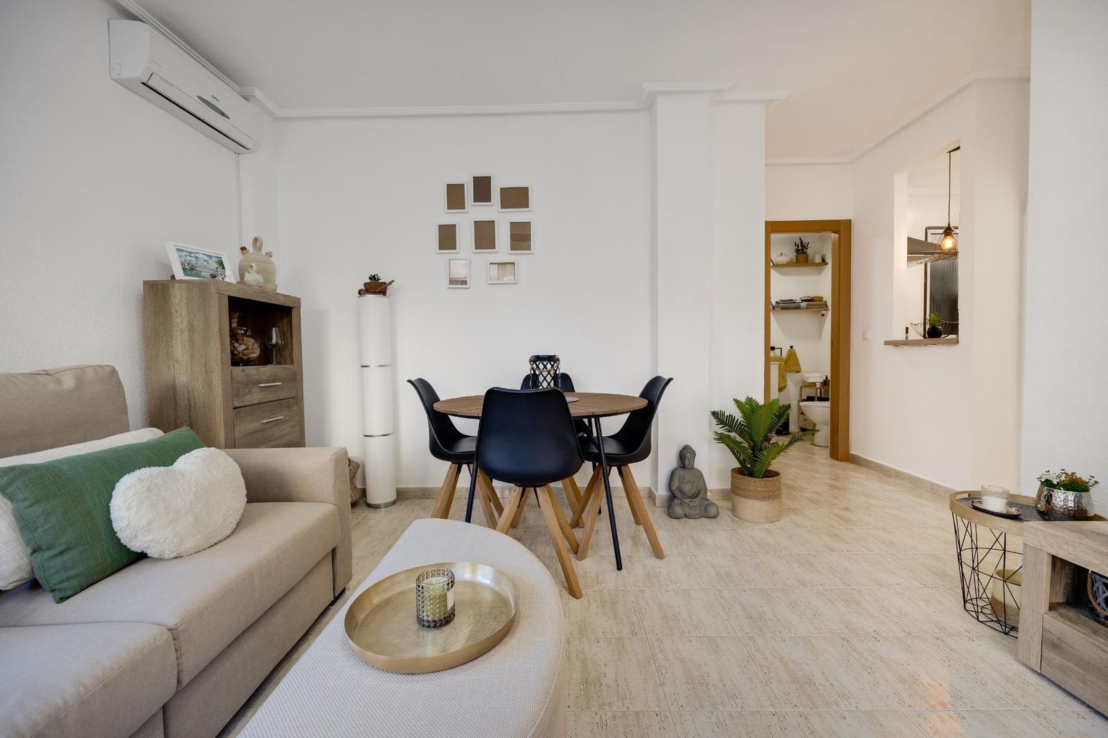 2 makuuhuone Bungalow myytävänä paikassa Torrevieja mukana uima-altaan - 183 900 € (Ref: 9462116)