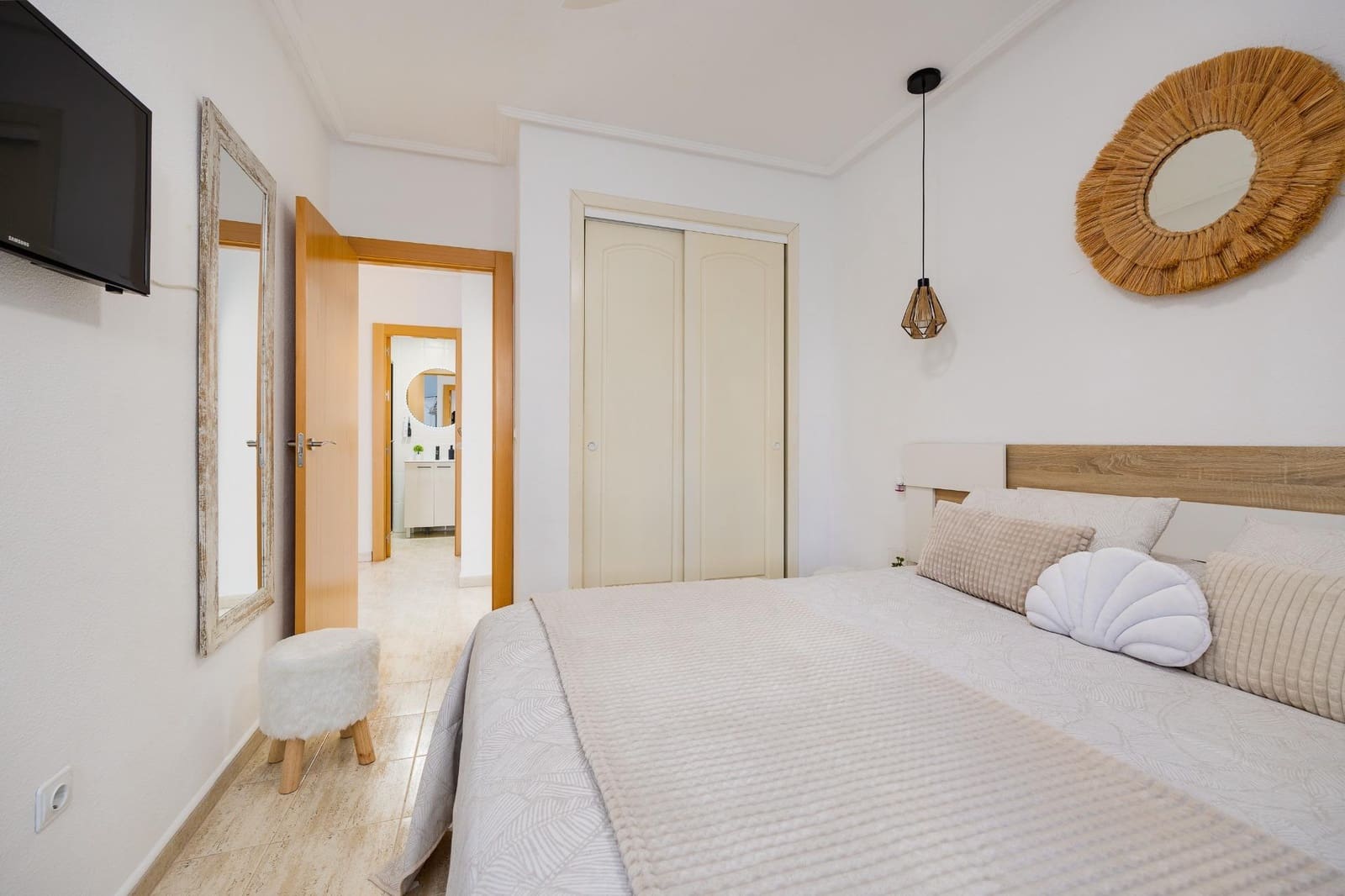 2 makuuhuone Bungalow myytävänä paikassa Torrevieja mukana uima-altaan - 183 900 € (Ref: 9462116)