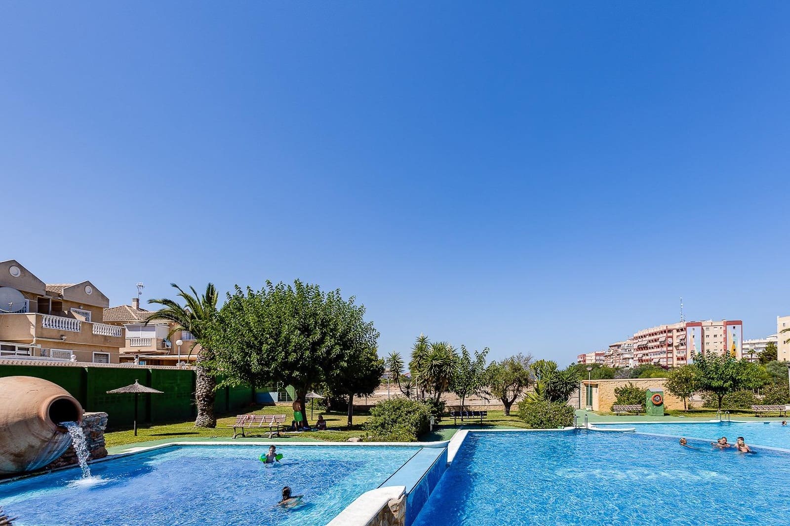 2 makuuhuone Bungalow myytävänä paikassa Torrevieja mukana uima-altaan - 183 900 € (Ref: 9462116)