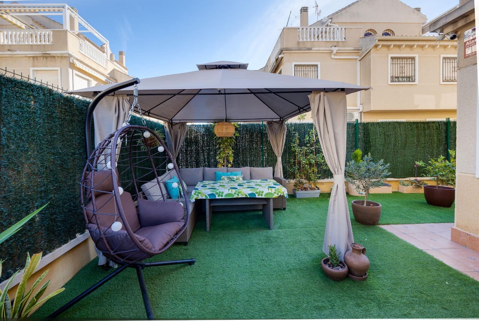 2 makuuhuone Bungalow myytävänä paikassa Torrevieja mukana uima-altaan - 183 900 € (Ref: 9462116)