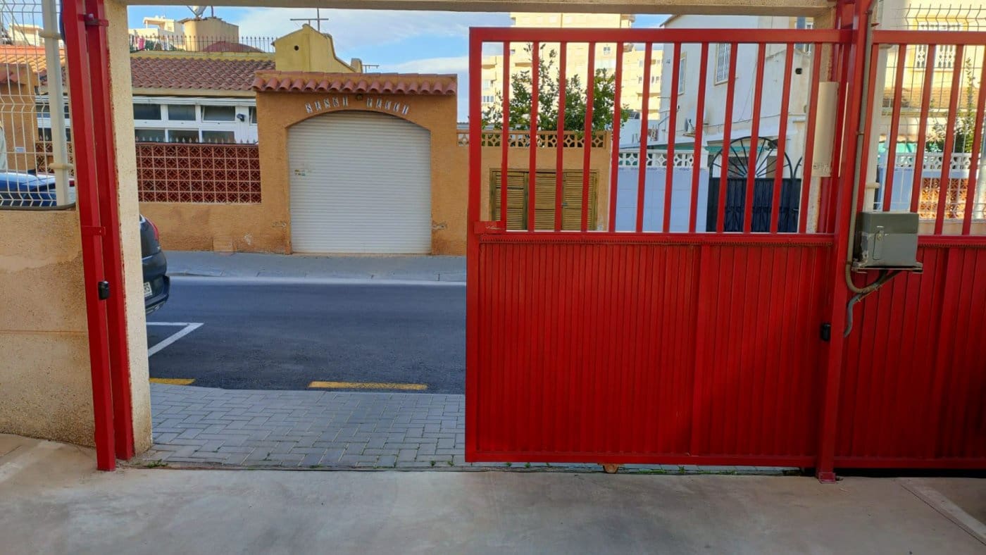 Garaje en Torrevieja en venta - 5.700 € (Ref: 9462118)