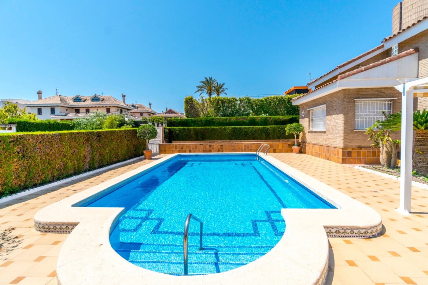 5 bedroom Villa for sale in La Veleta with pool garage - € 1,200,000 (Ref: 9462121)