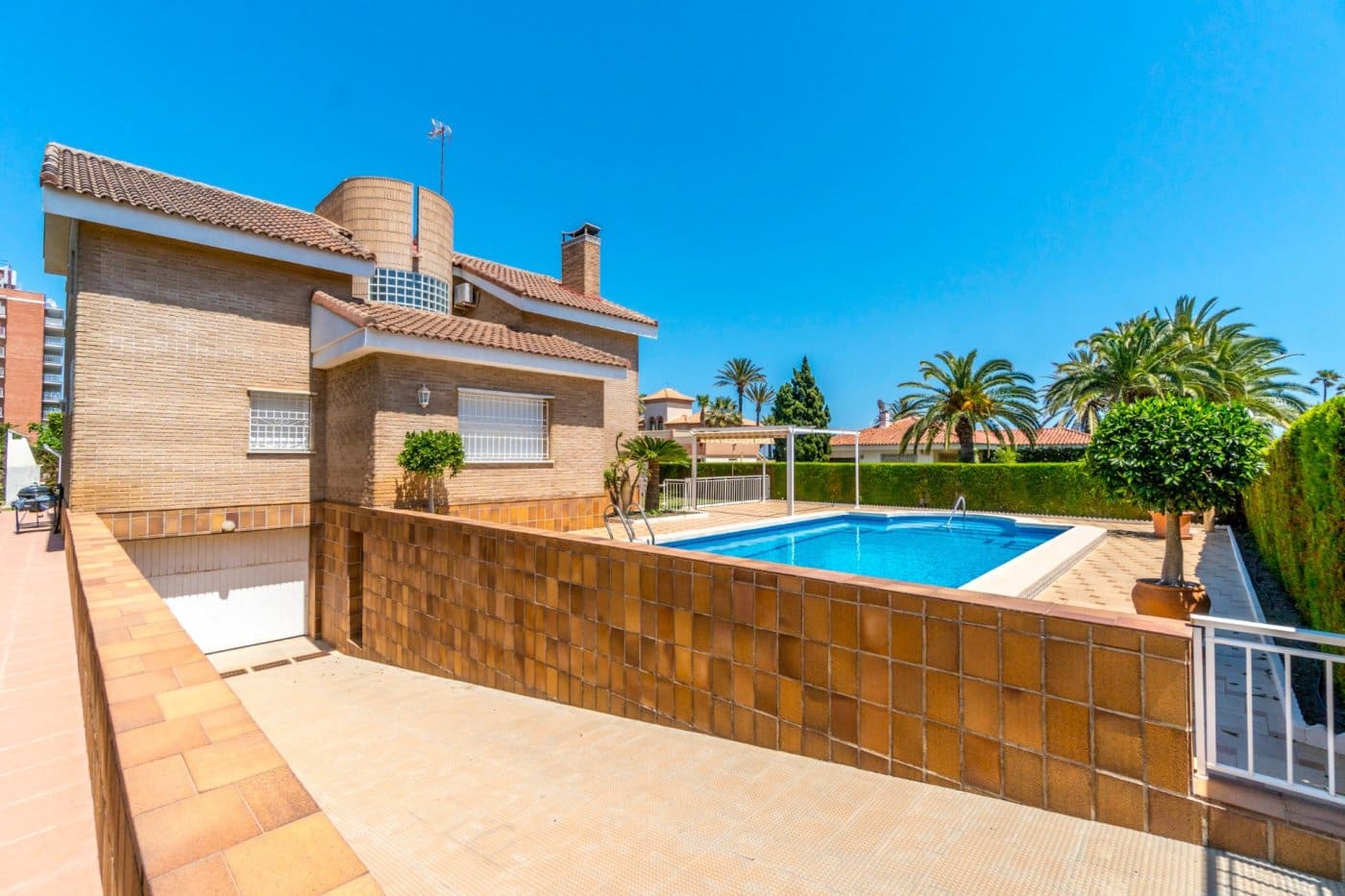 5 bedroom Villa for sale in La Veleta with pool garage - € 1,200,000 (Ref: 9462121)