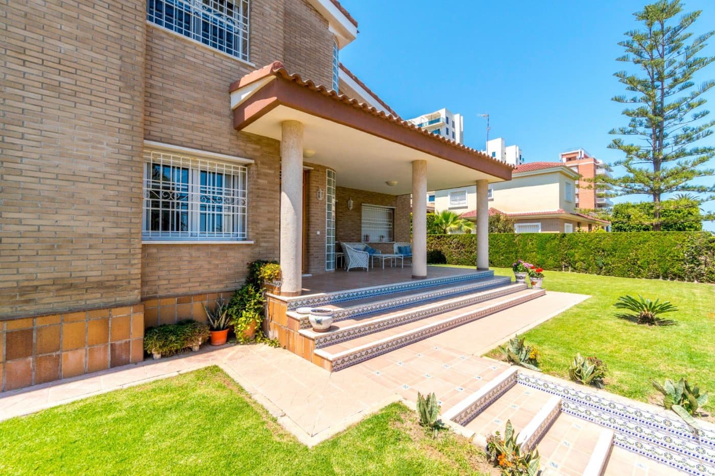 5 bedroom Villa for sale in La Veleta with pool garage - € 1,200,000 (Ref: 9462121)