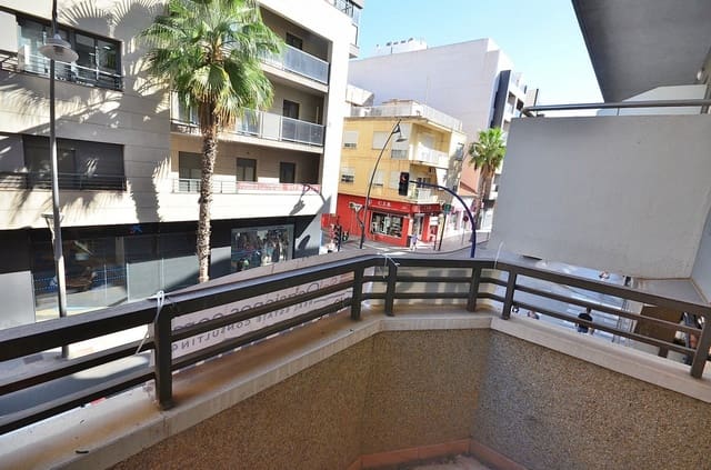 7 sovrum Kommersiell till salu i Centro - Muelle Pesquero, Torrevieja - 220 000 € (Ref: 9462129)