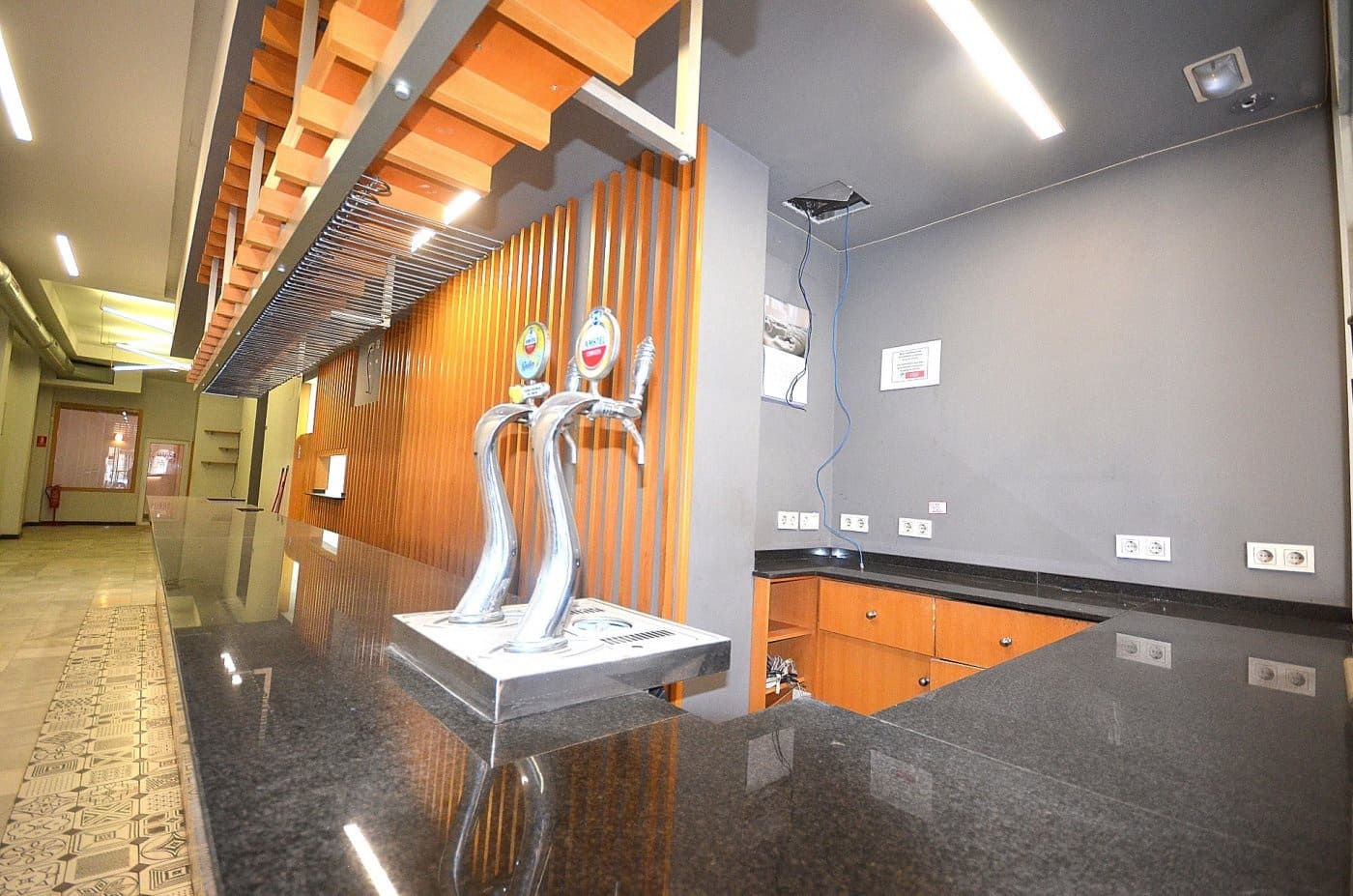 Local Commercial à vendre à Torrevieja - 325 000 € (Ref: 9462130)