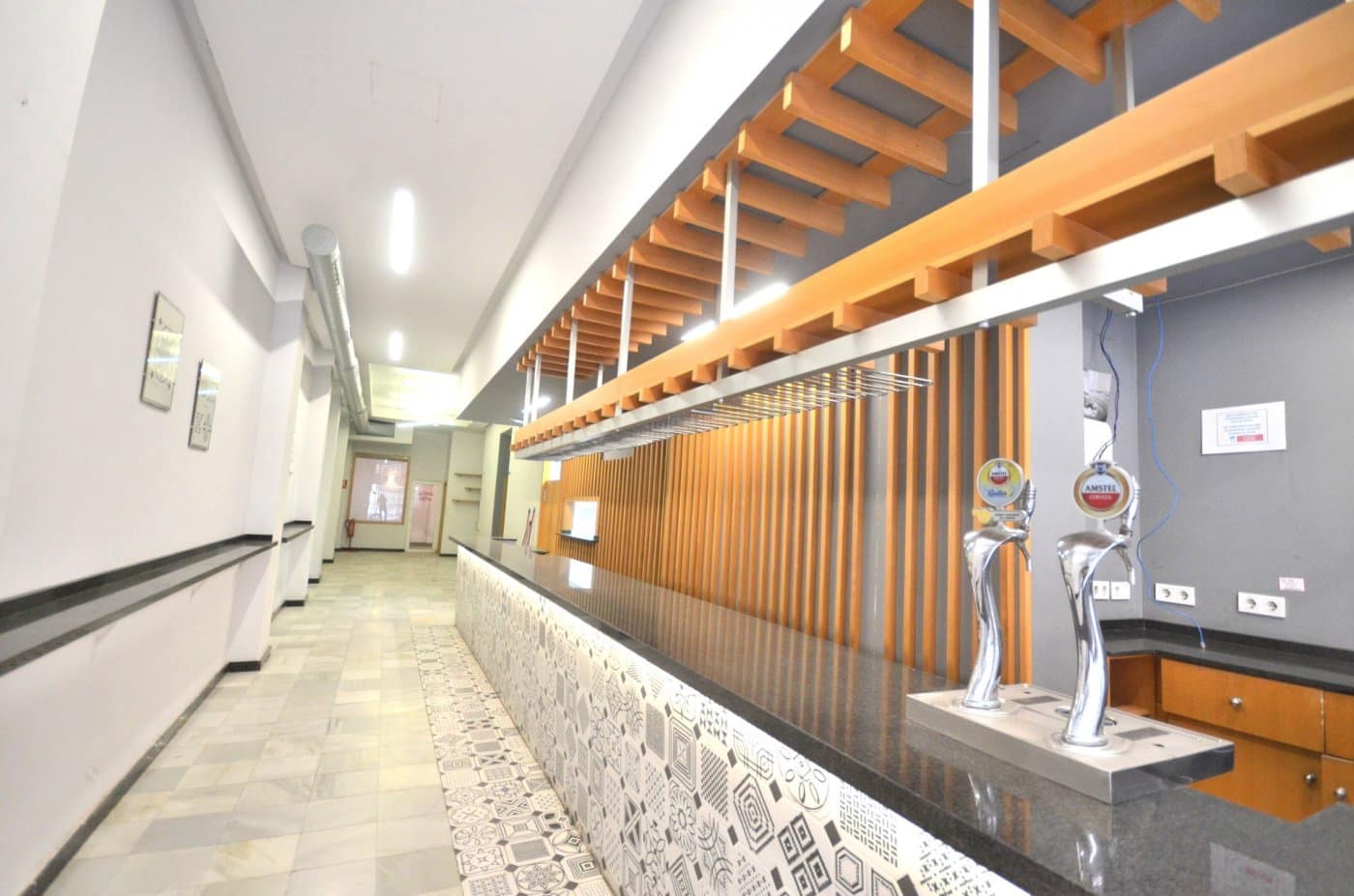 Local Commercial à vendre à Torrevieja - 325 000 € (Ref: 9462130)