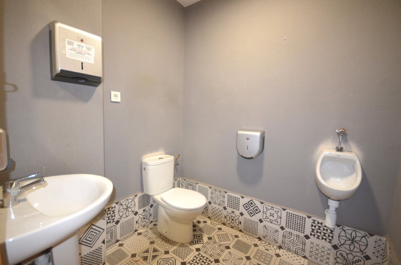 Local Commercial à vendre à Torrevieja - 325 000 € (Ref: 9462130)