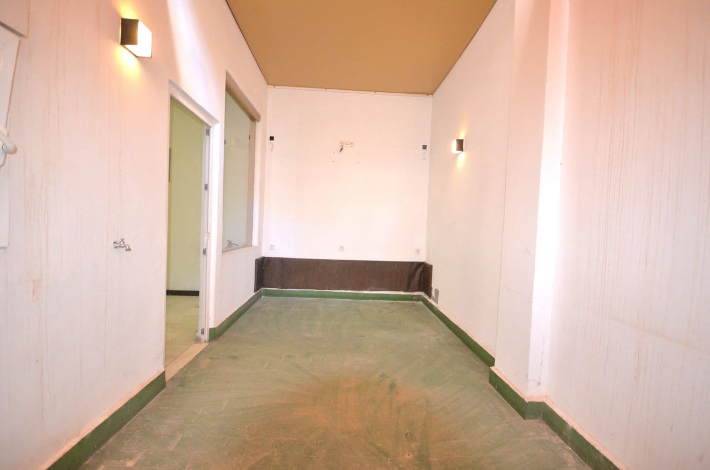 Local Commercial à vendre à Torrevieja - 325 000 € (Ref: 9462130)