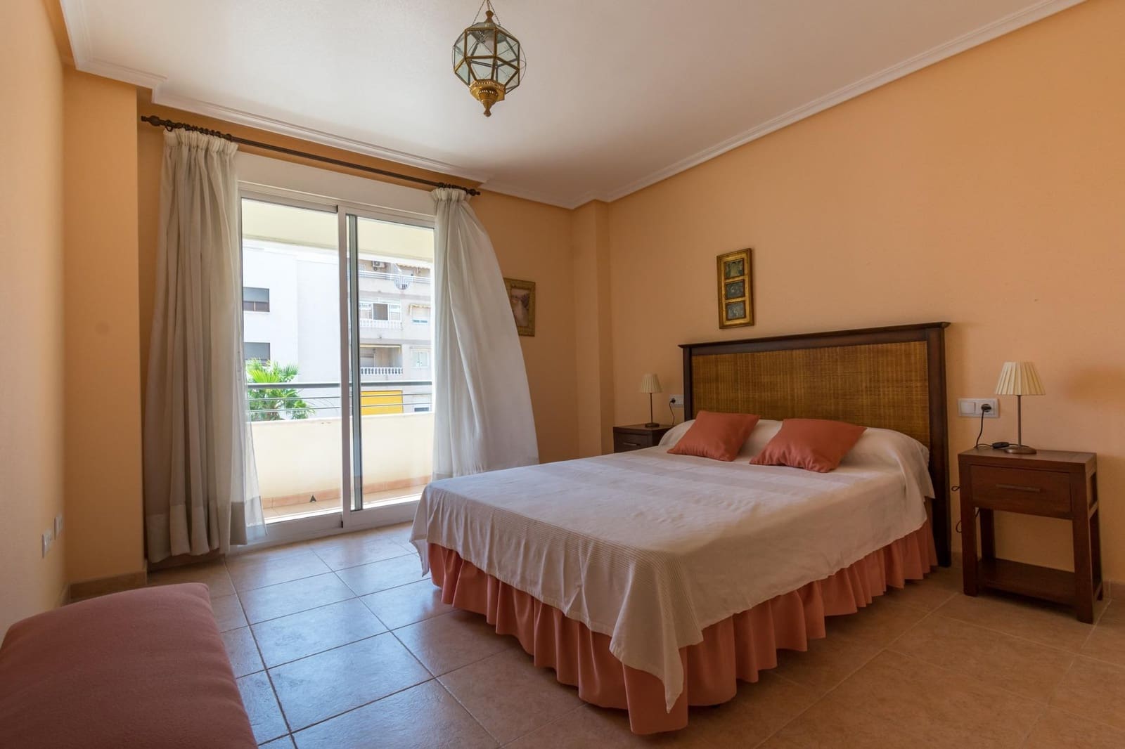 5 bedroom Apartment for sale in Torrevieja with garage - € 260,000 (Ref: 9462132)