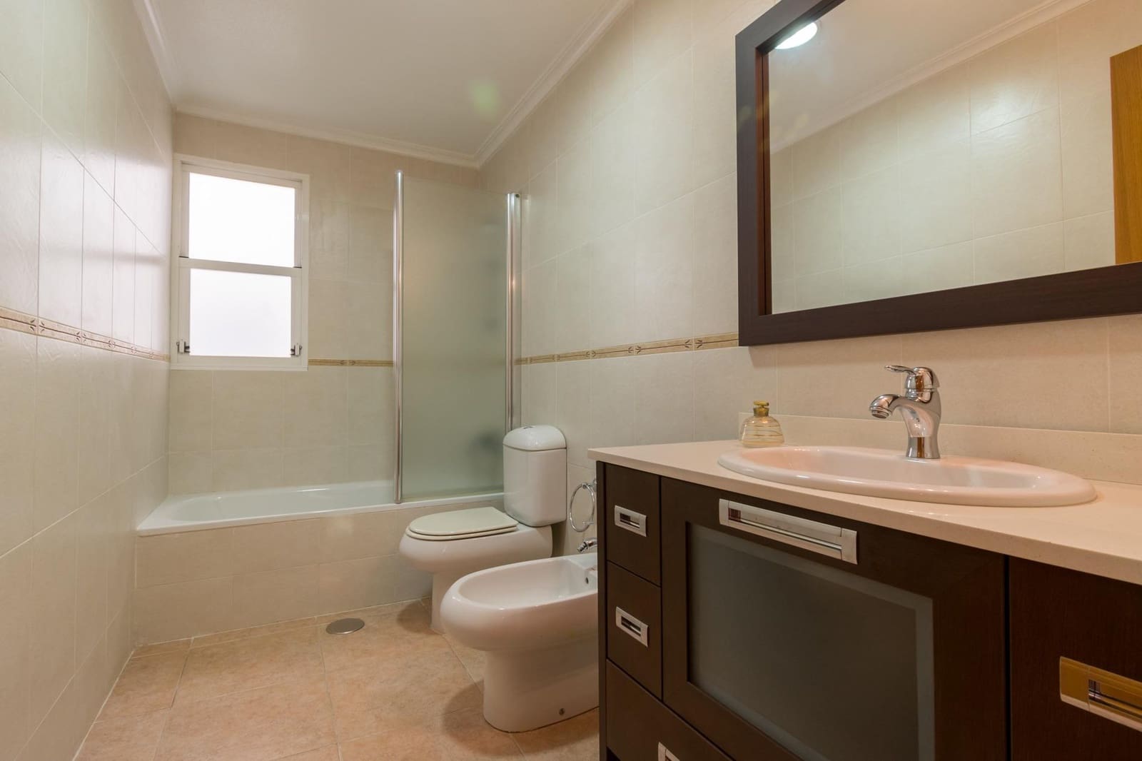 5 bedroom Apartment for sale in Torrevieja with garage - € 260,000 (Ref: 9462132)