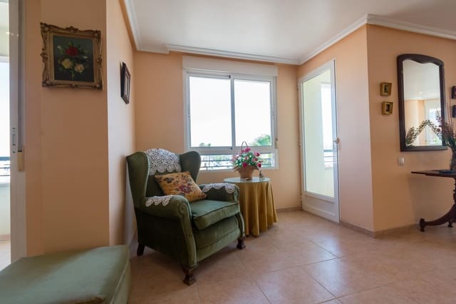 5 bedroom Apartment for sale in El Molino, Torrevieja with garage - € 260,000 (Ref: 9462132)