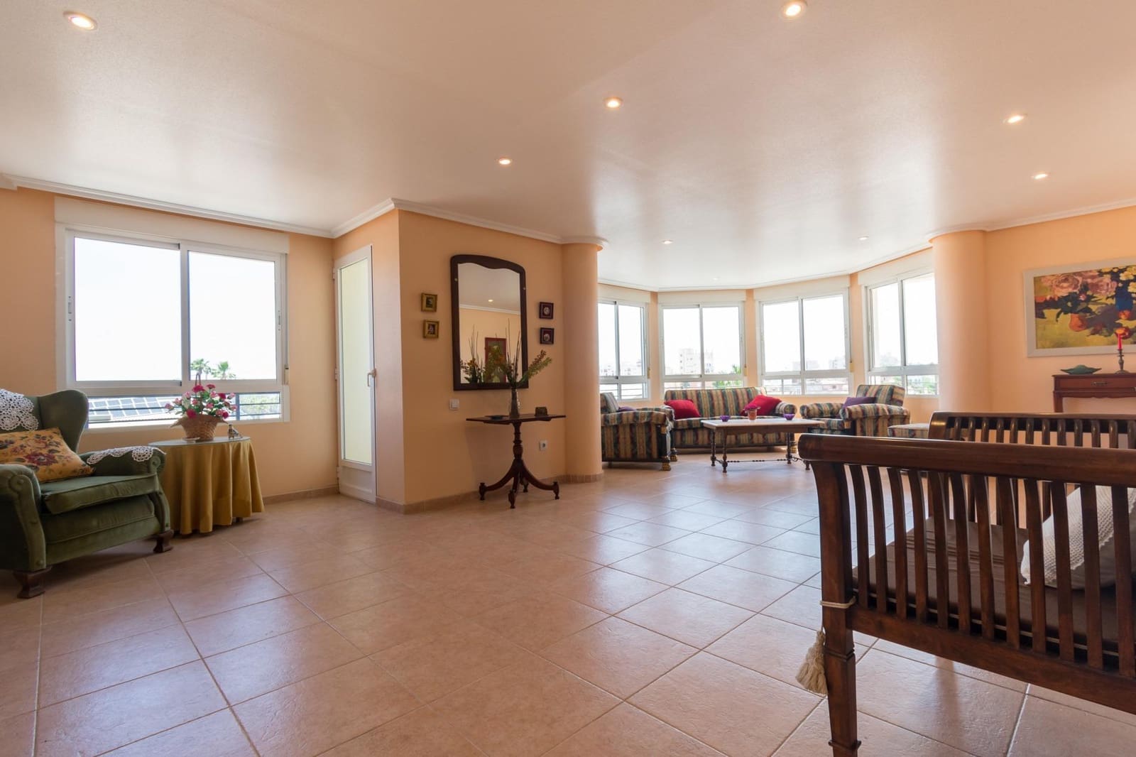 5 bedroom Apartment for sale in Torrevieja with garage - € 260,000 (Ref: 9462132)