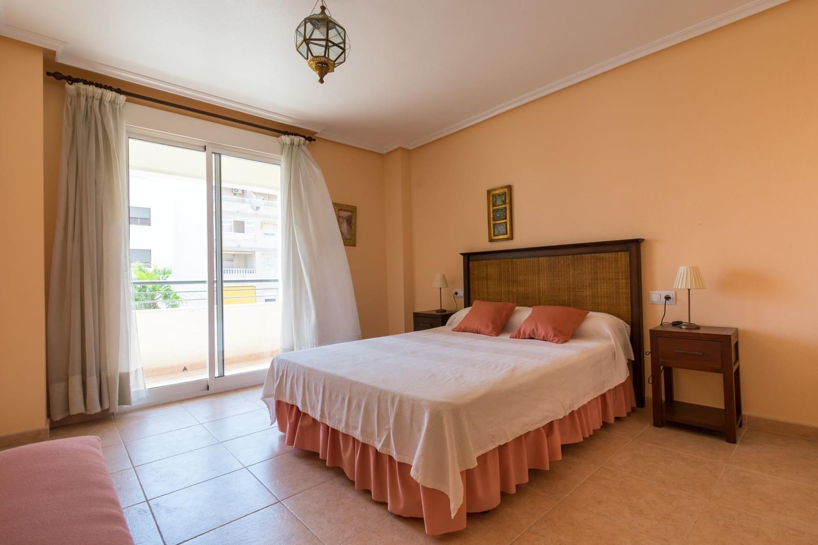 5 bedroom Apartment for sale in Torrevieja with garage - € 260,000 (Ref: 9462132)