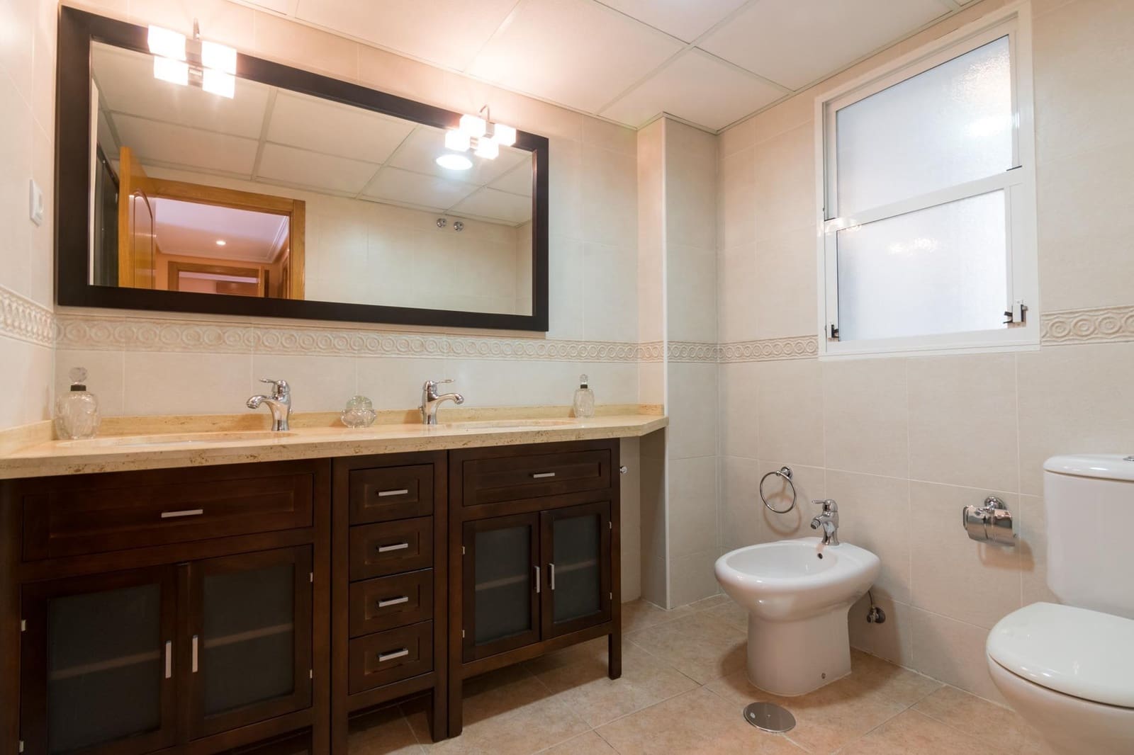 5 bedroom Apartment for sale in Torrevieja with garage - € 260,000 (Ref: 9462132)