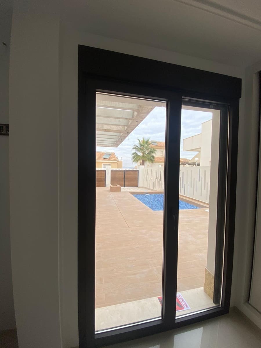 3 soveværelse Villa til salg i Benijofar med garage - € 360.000 (Ref: 9462133)