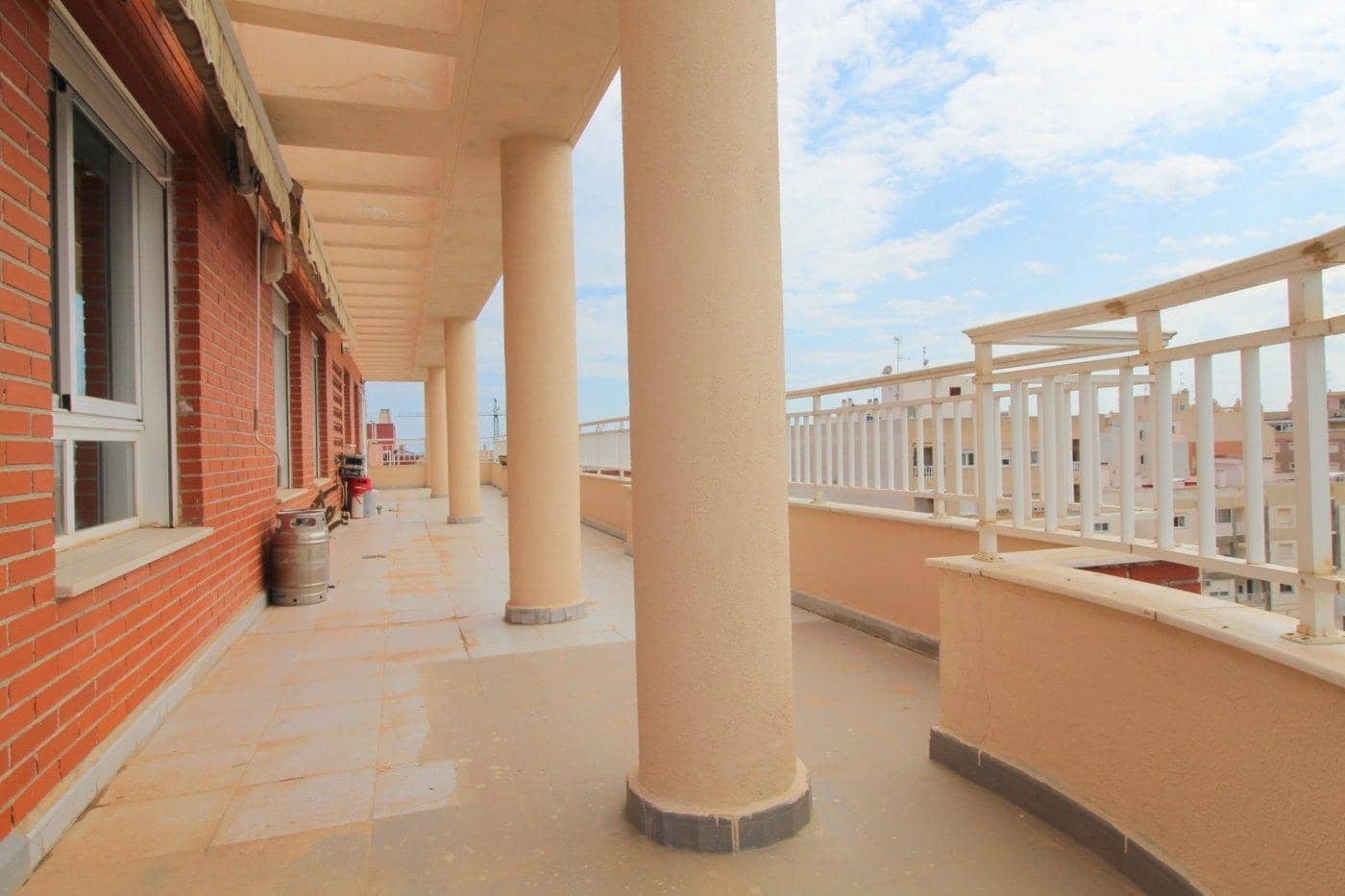 3 chambre Penthouse à vendre à Torrevieja - 200 000 € (Ref: 9462134)