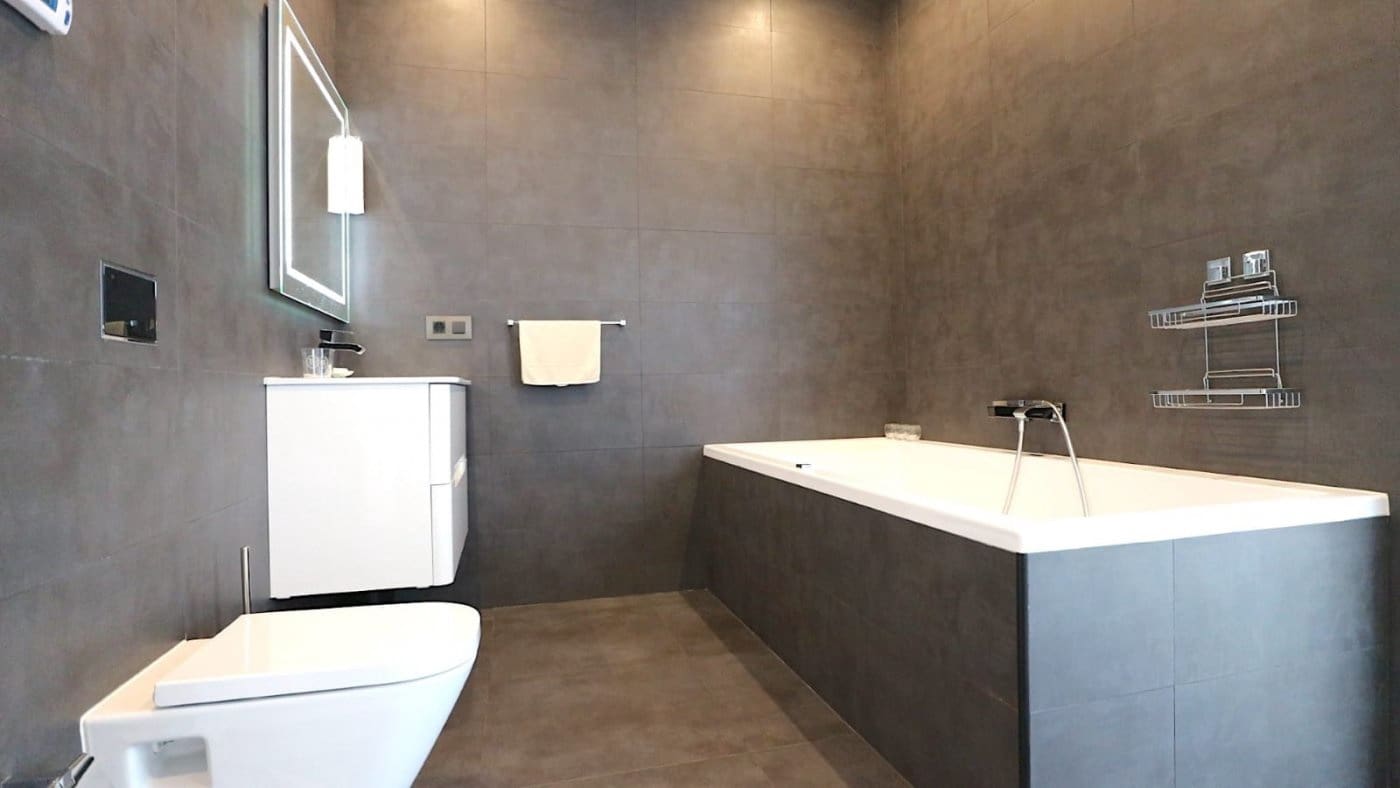 3 soverom Villa til salgs i Torrevieja med svømmebasseng garasje - € 690 000 (Ref: 9462135)