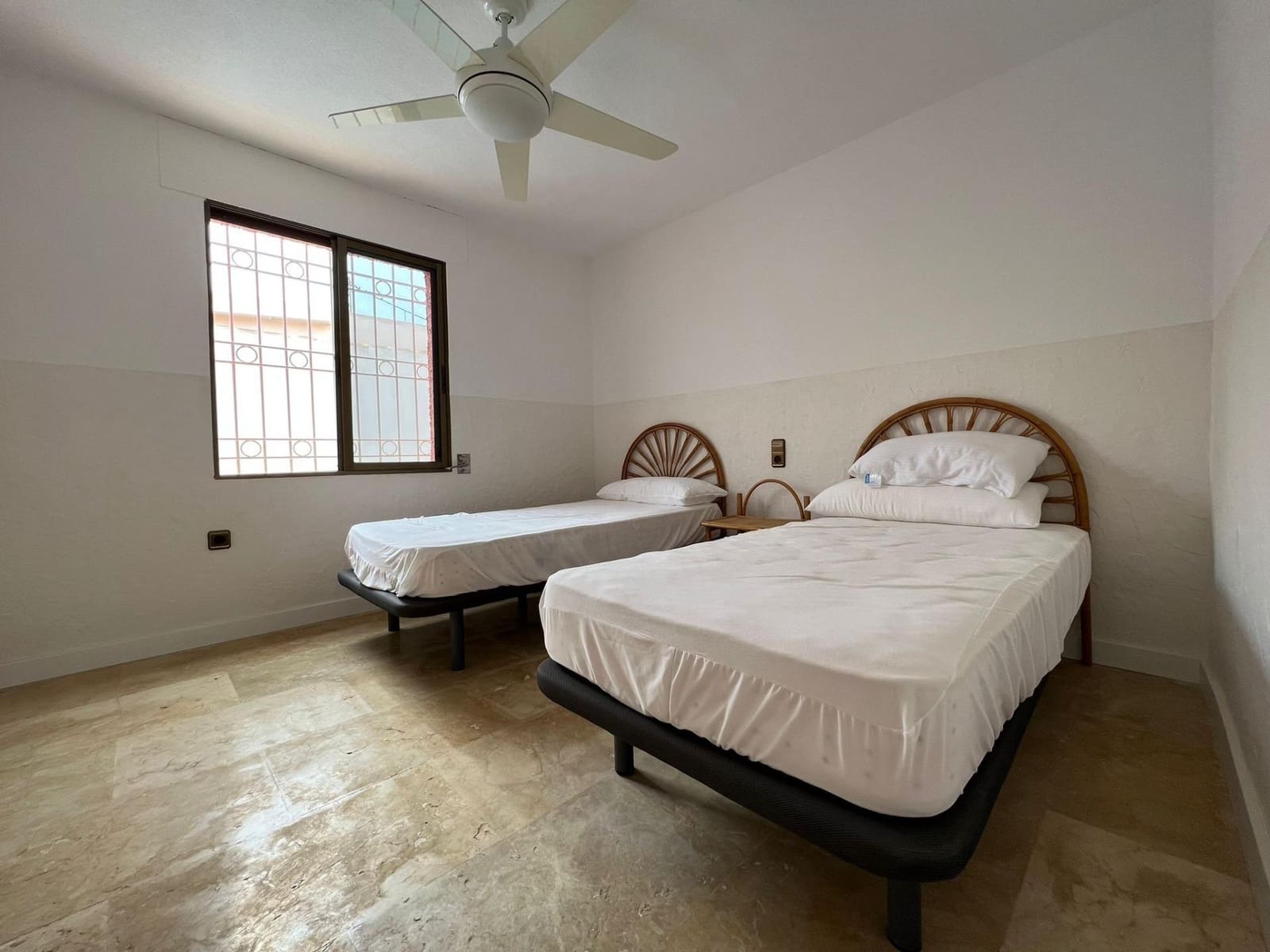 5 quarto Moradia para venda em Cabo Roig com piscina garagem - 760 000 € (Ref: 9462138)