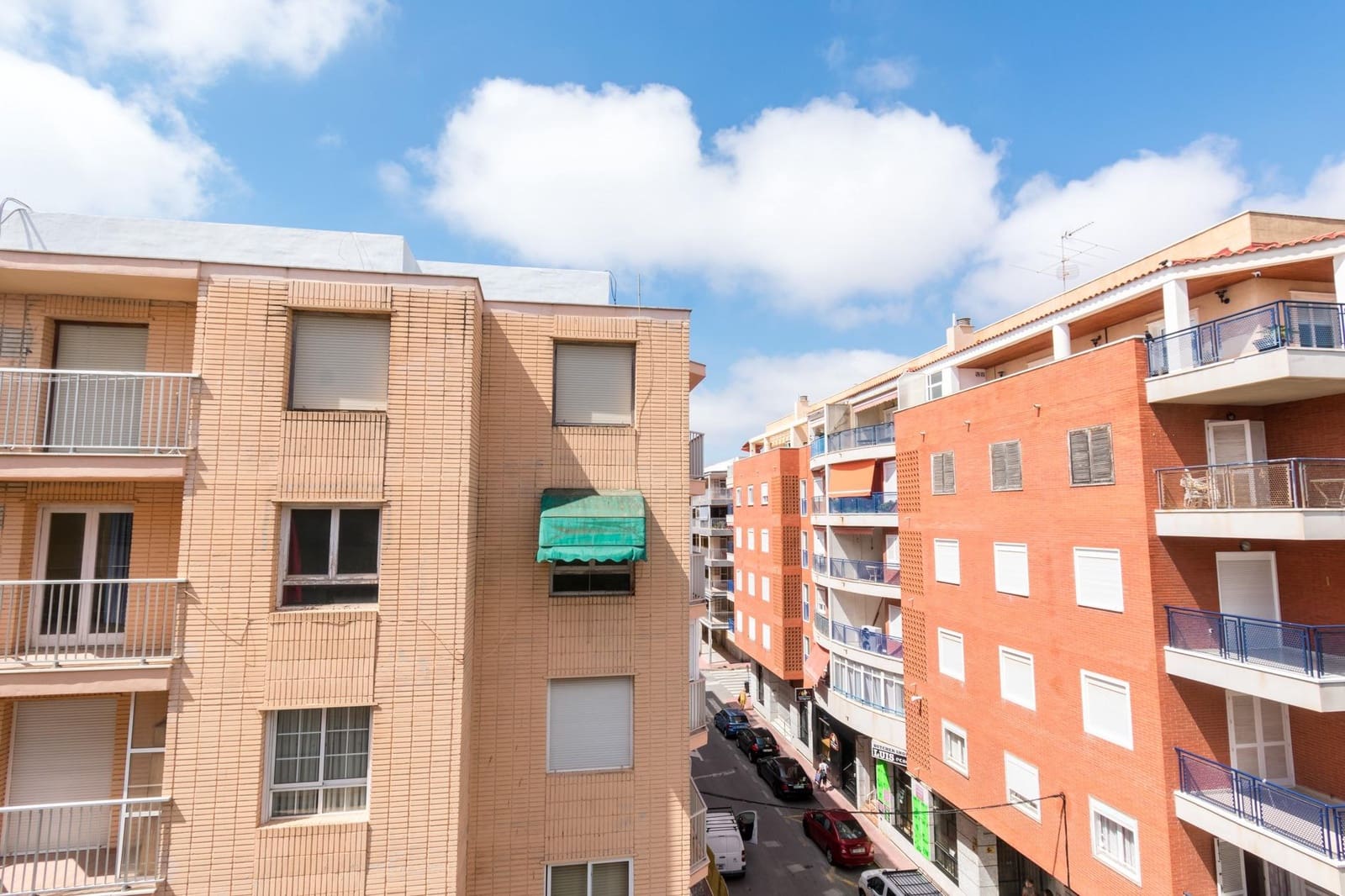 3 bedroom Apartment for sale in Torrevieja - € 145,000 (Ref: 9462150)