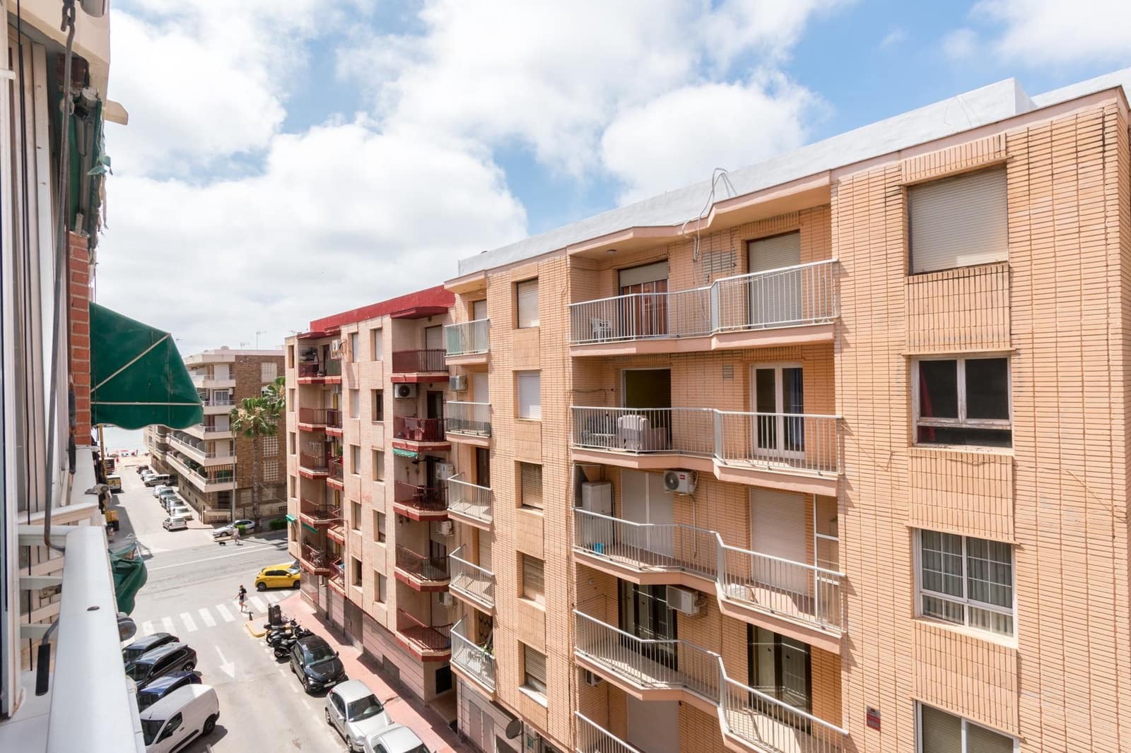 3 bedroom Apartment for sale in Torrevieja - € 145,000 (Ref: 9462150)