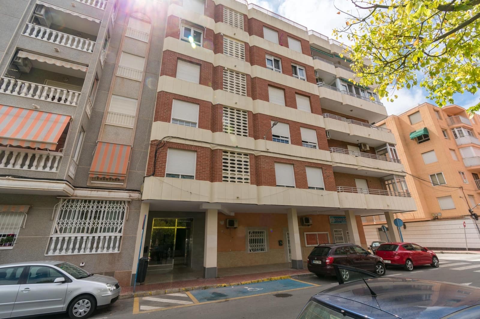 3 bedroom Apartment for sale in Torrevieja - € 145,000 (Ref: 9462150)