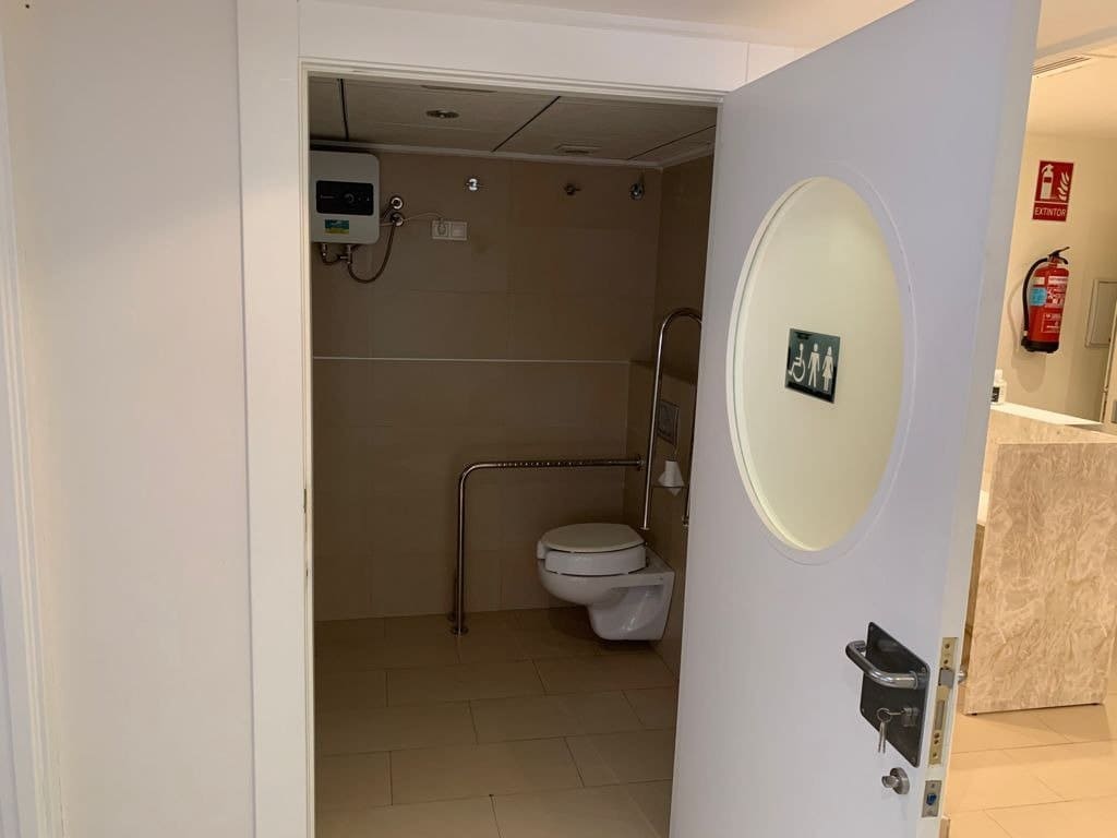 Komercyjne na sprzedaż w Torrevieja - 145 000 € (Ref: 9462151)