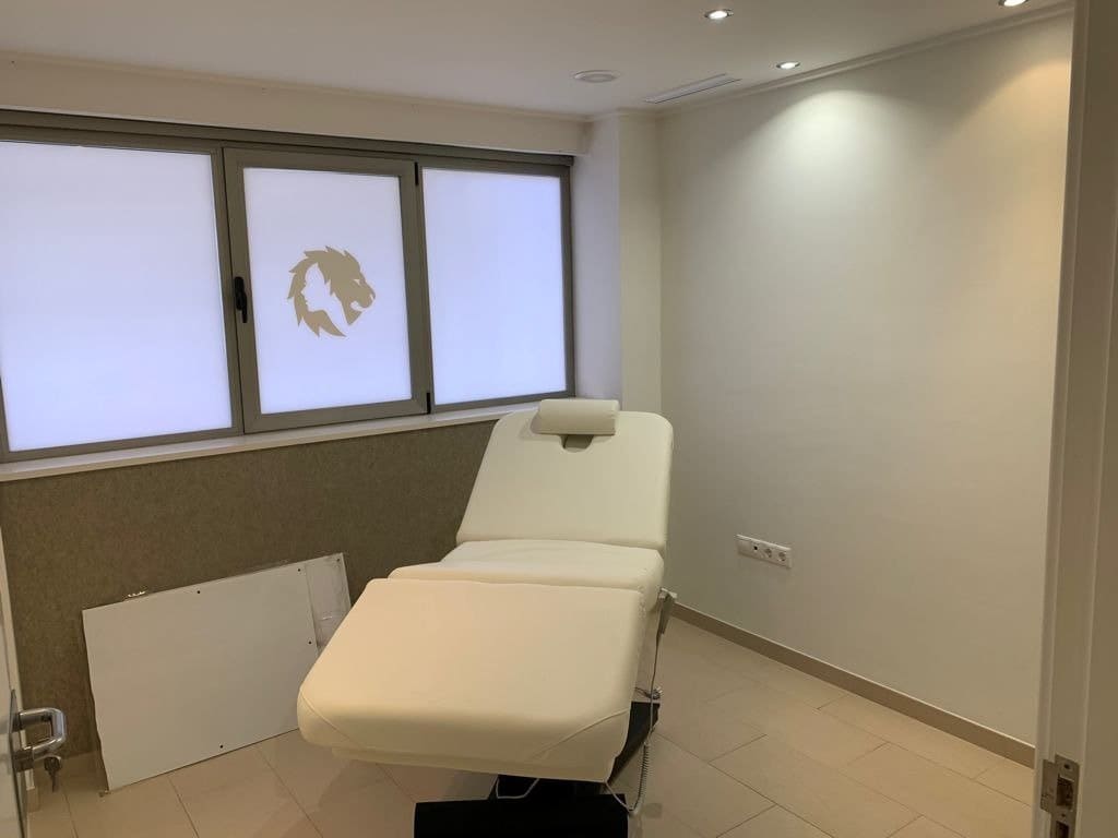 Komercyjne na sprzedaż w Torrevieja - 145 000 € (Ref: 9462151)