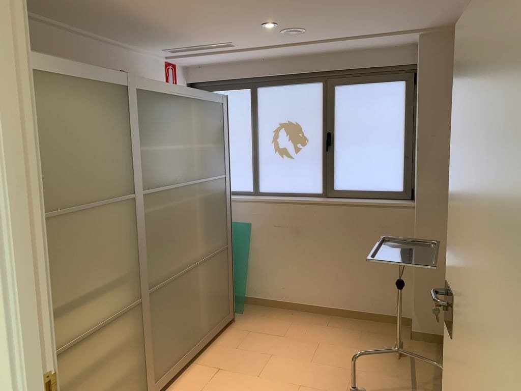 Komercyjne na sprzedaż w Torrevieja - 145 000 € (Ref: 9462151)