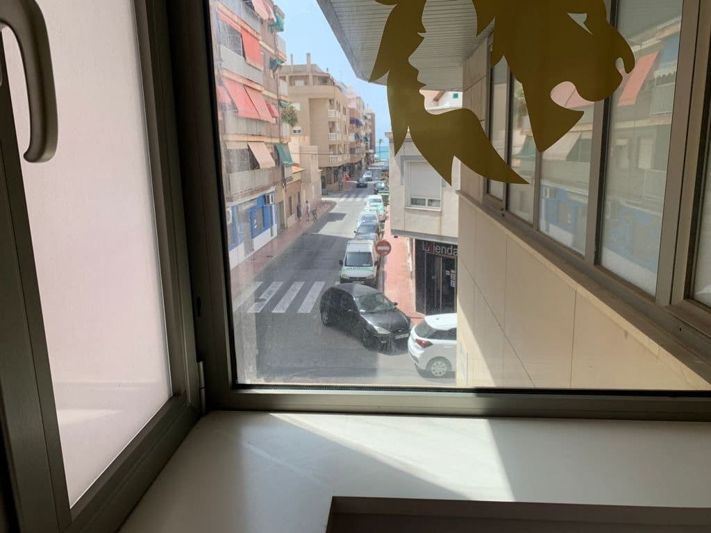 Komercyjne na sprzedaż w Torrevieja - 145 000 € (Ref: 9462151)