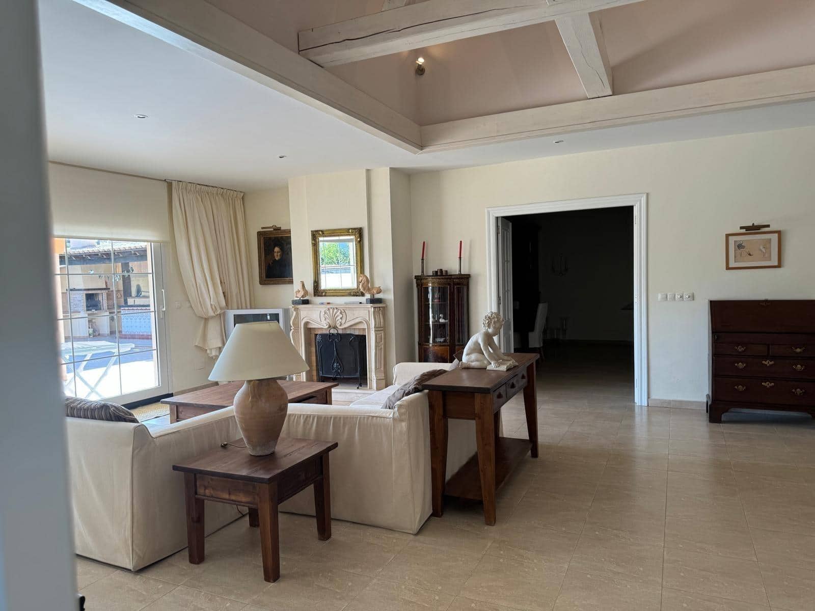 Chalet de 4 habitaciones en La Zenia en venta con piscina - 890.000 € (Ref: 9462163)