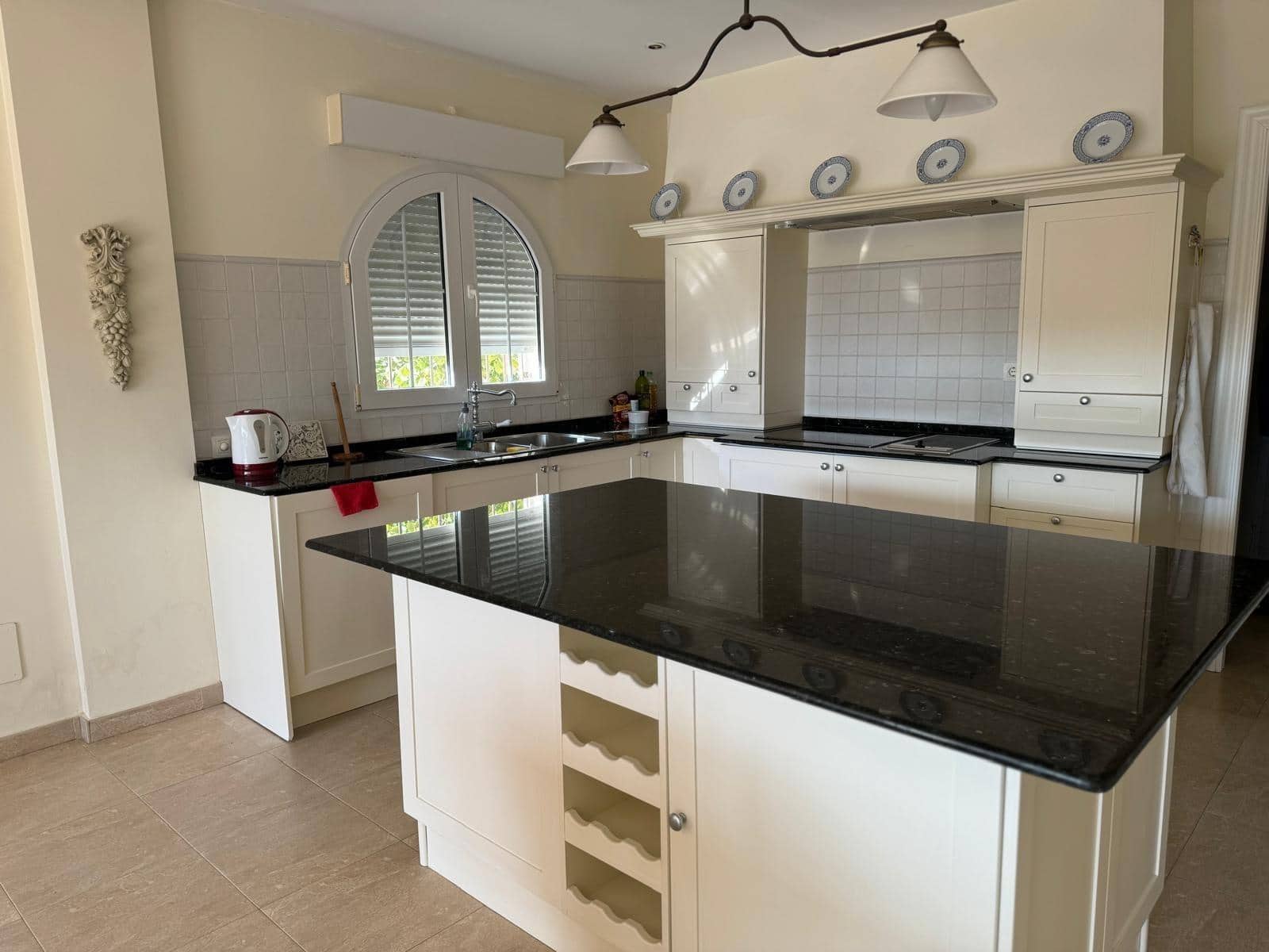 Chalet de 4 habitaciones en La Zenia en venta con piscina - 890.000 € (Ref: 9462163)