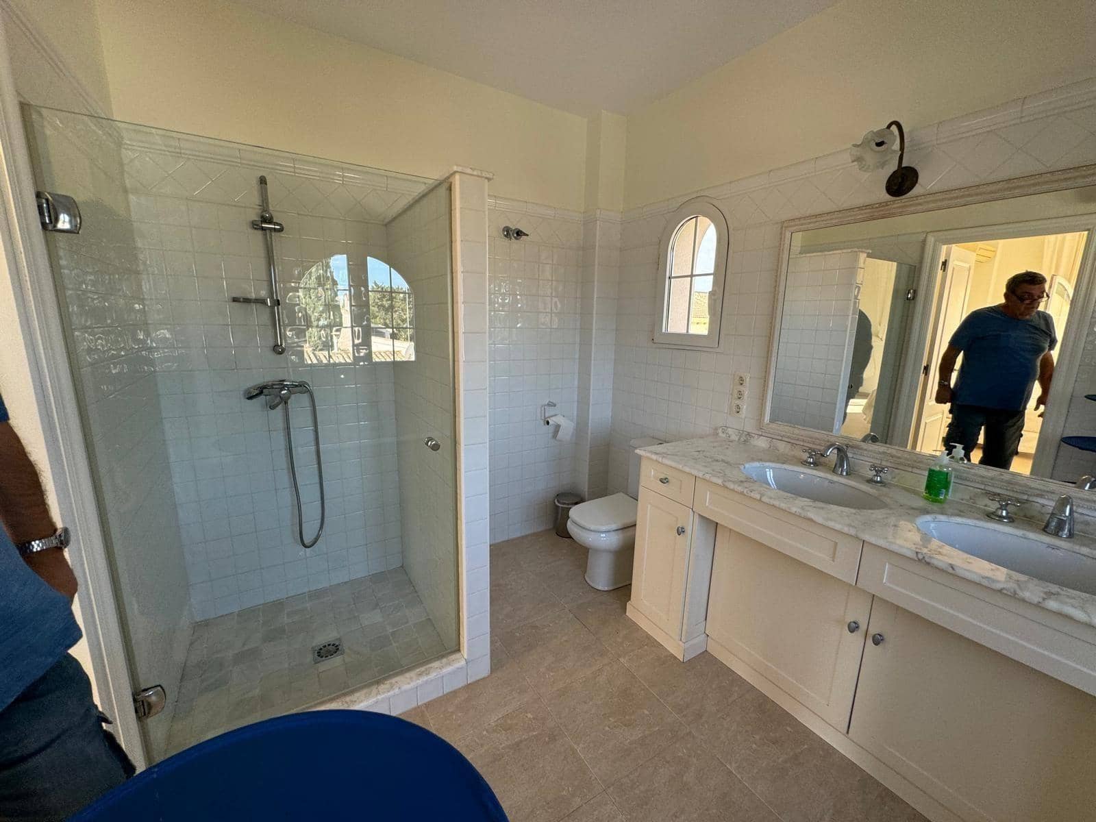 Chalet de 4 habitaciones en La Zenia en venta con piscina - 890.000 € (Ref: 9462163)