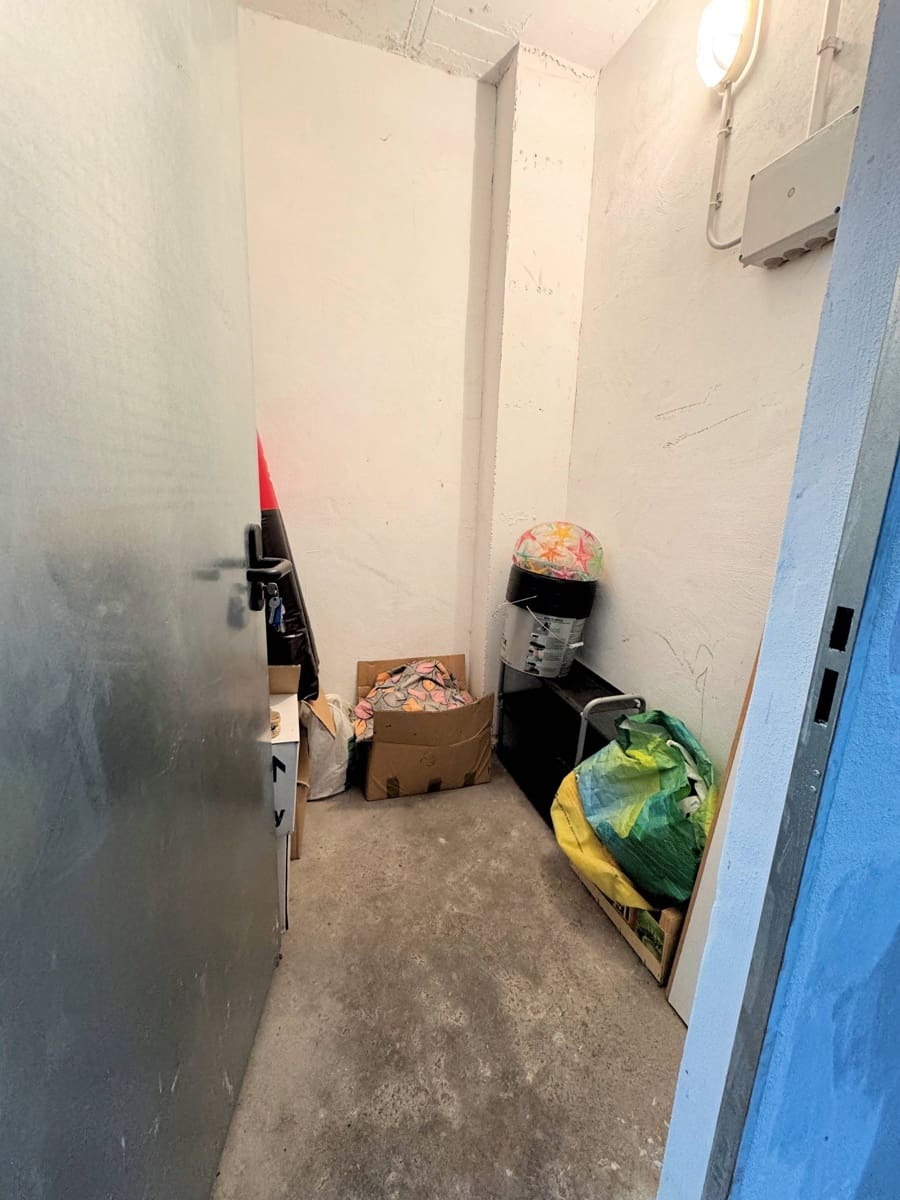 2 bedroom Flat for sale in Torrevieja with pool garage - € 129,900 (Ref: 9462166)