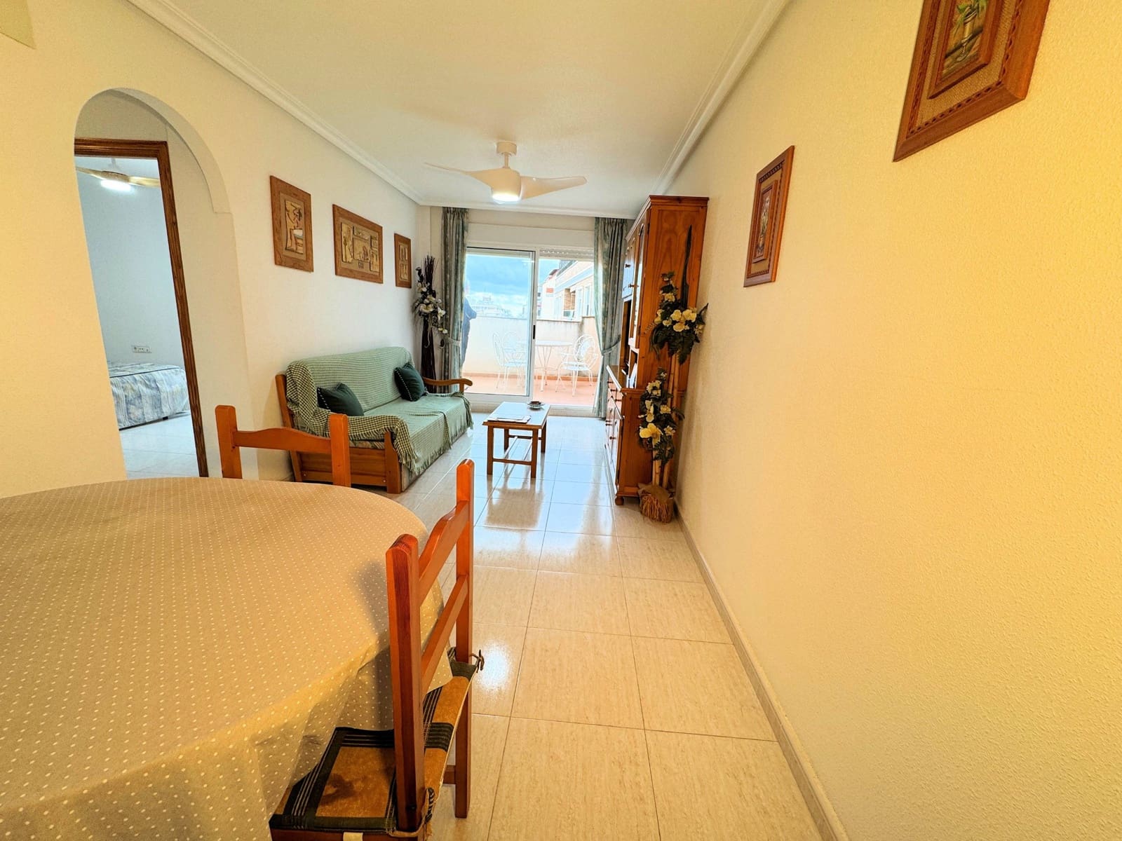 2 bedroom Flat for sale in Torrevieja with pool garage - € 129,900 (Ref: 9462166)