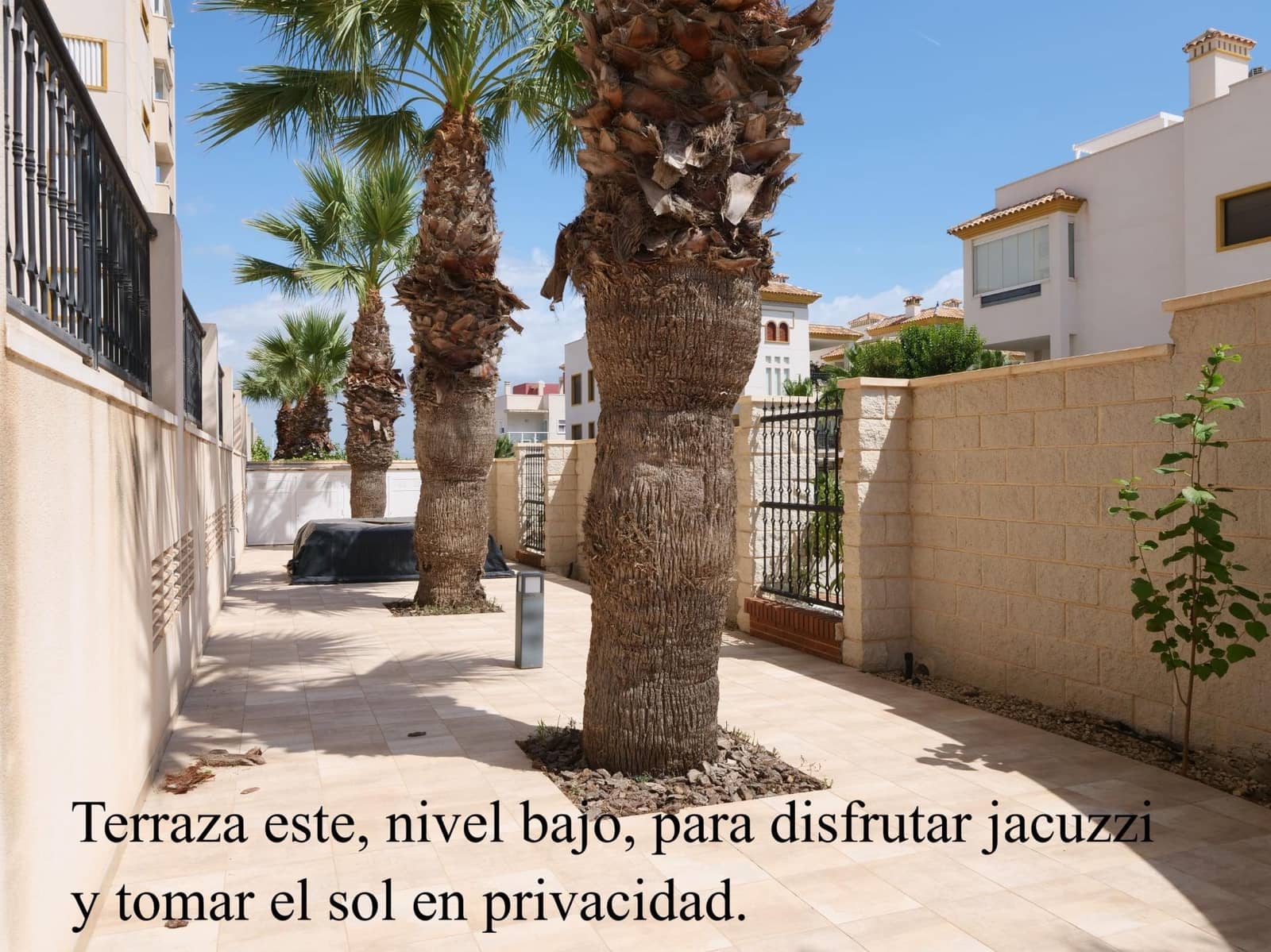 2 soveværelse Lejlighed til salg i Guardamar del Segura med swimmingpool - € 310.000 (Ref: 9462171)