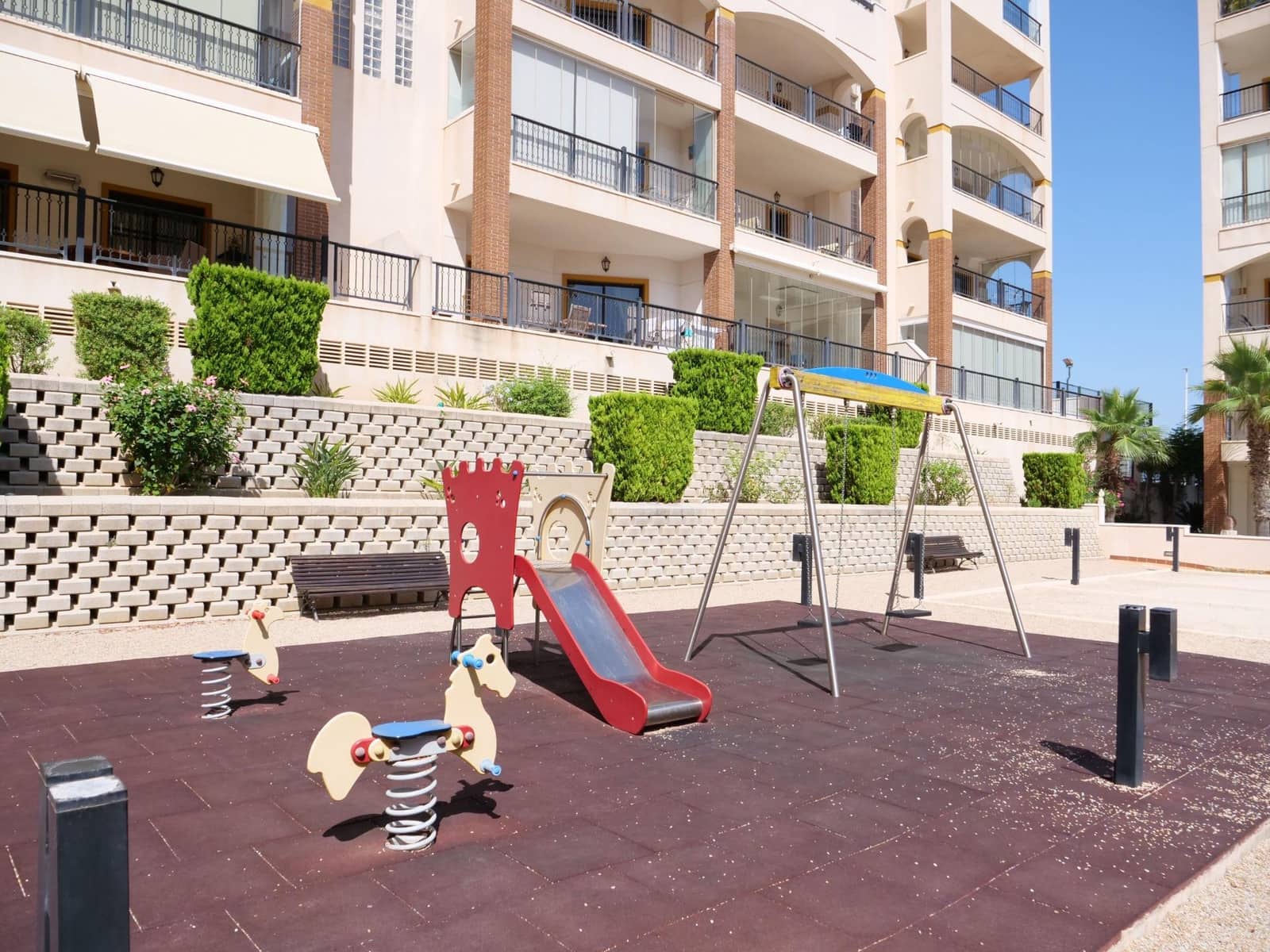 2 soveværelse Lejlighed til salg i Guardamar del Segura med swimmingpool - € 310.000 (Ref: 9462171)