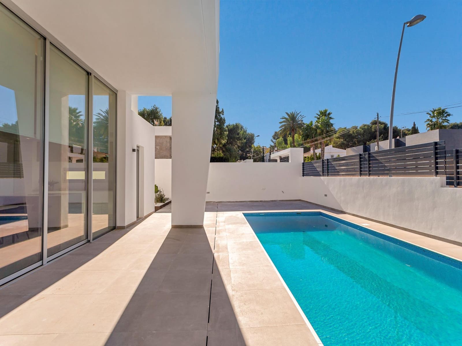 3 Zimmer Villa zu verkaufen in Torrevieja mit Pool Garage - 700.000 € (Ref: 9462173)