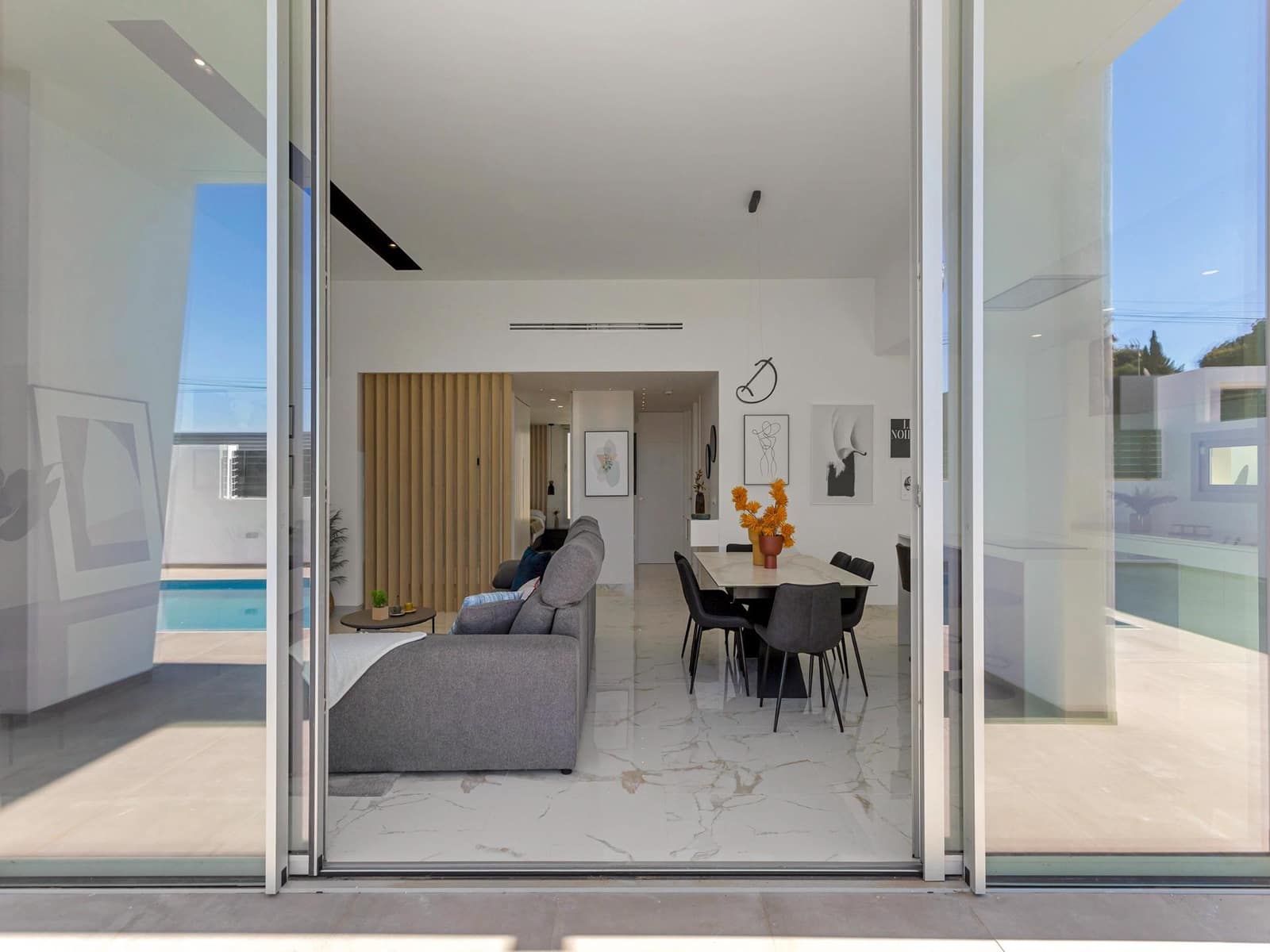 3 Zimmer Villa zu verkaufen in Torrevieja mit Pool Garage - 700.000 € (Ref: 9462173)