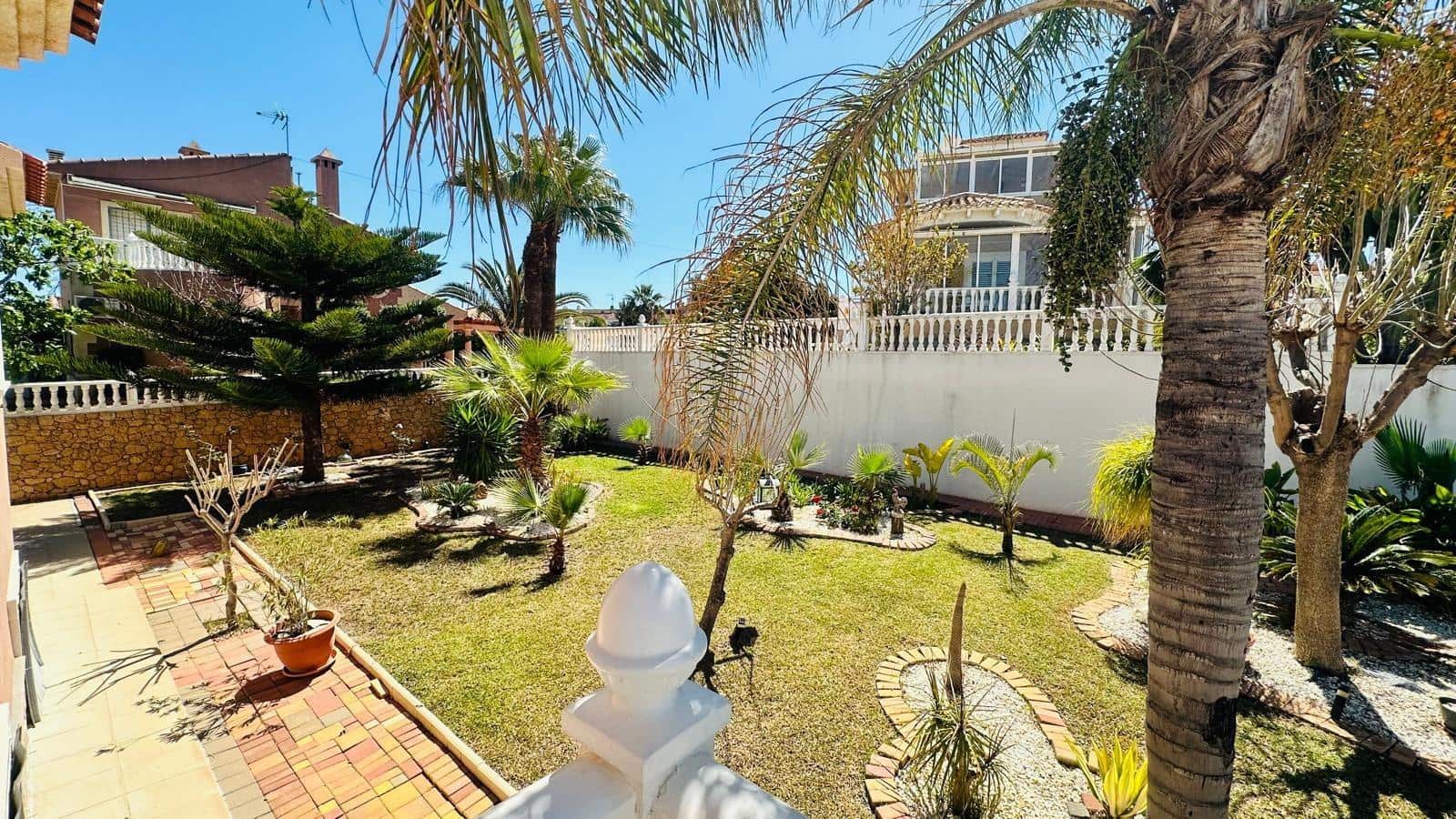 3 sovrum Villa till salu i Torrevieja med pool - 780 000 € (Ref: 9462174)