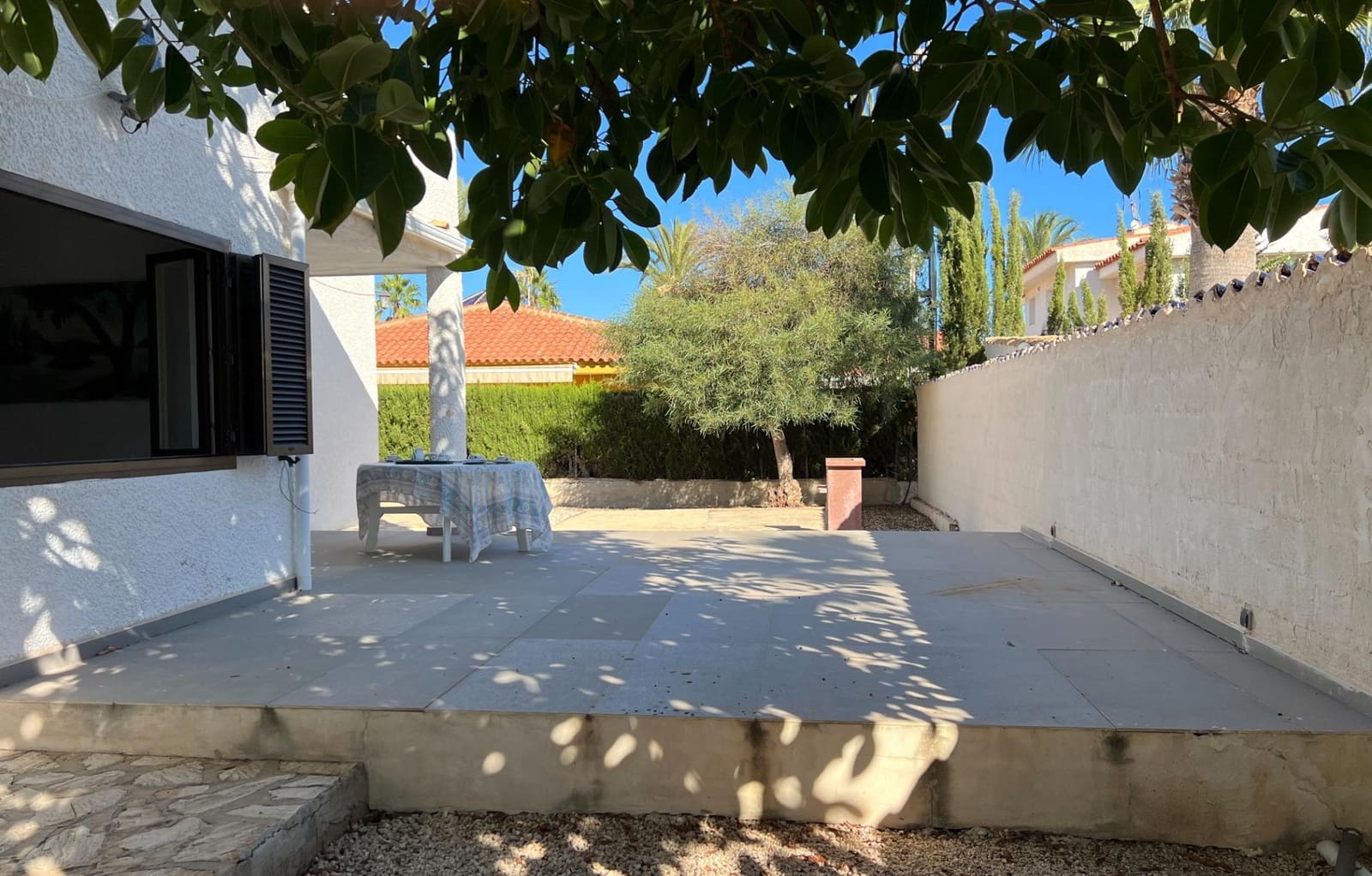 4 bedroom Villa for sale in Cabo Roig with garage - € 799,000 (Ref: 9462175)