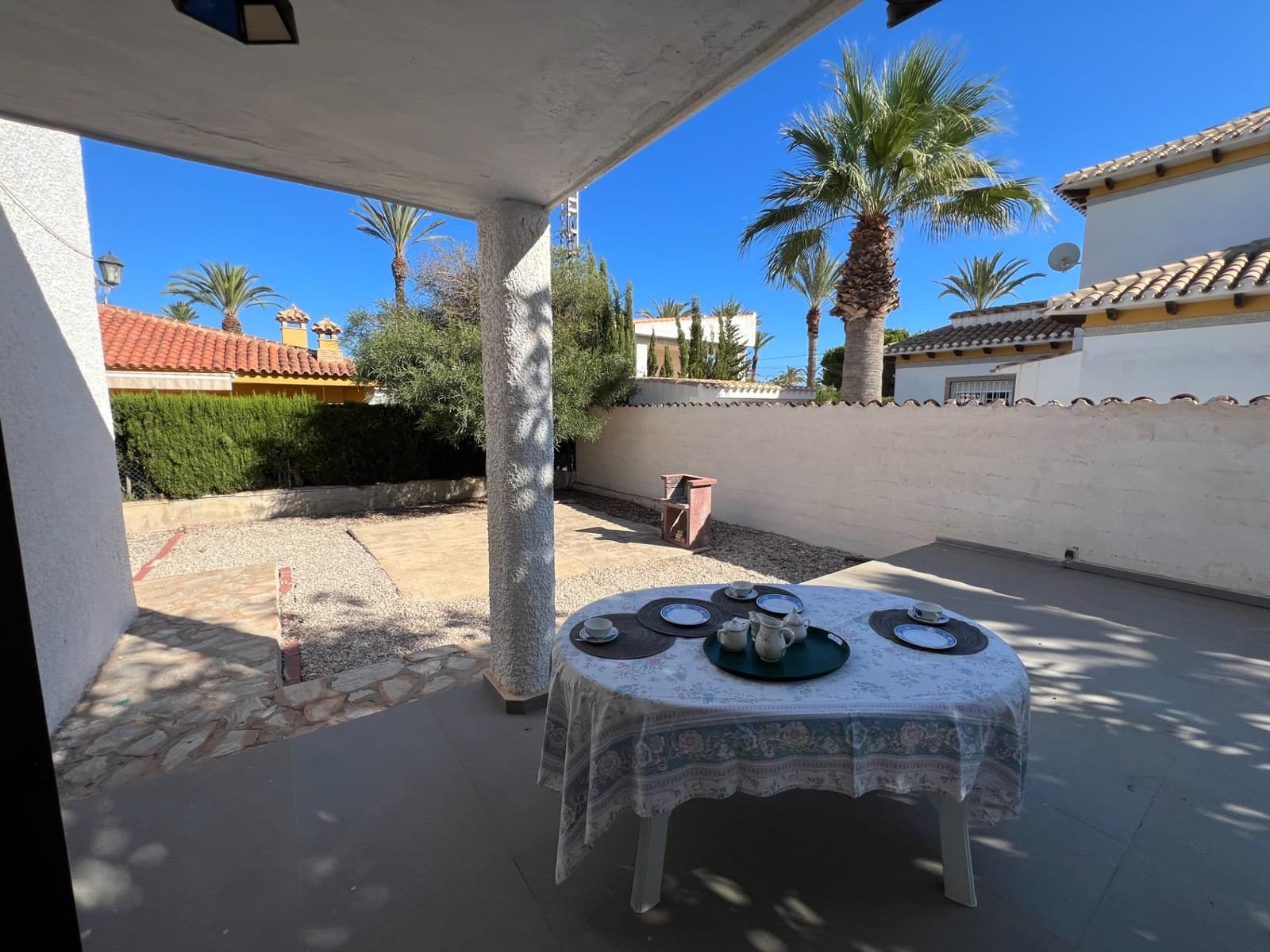 4 bedroom Villa for sale in Cabo Roig with garage - € 799,000 (Ref: 9462175)