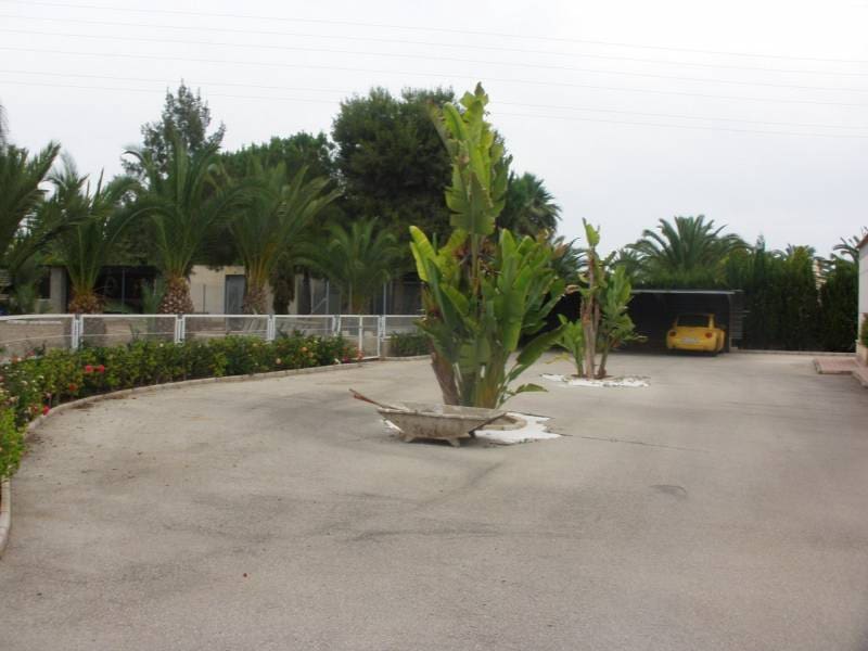 Chalet de 5 habitaciones en Elche / Elx en venta con piscina garaje - 690.000 € (Ref: 9462177)