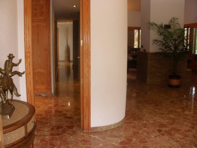 Chalet de 5 habitaciones en Elche / Elx en venta con piscina garaje - 690.000 € (Ref: 9462177)