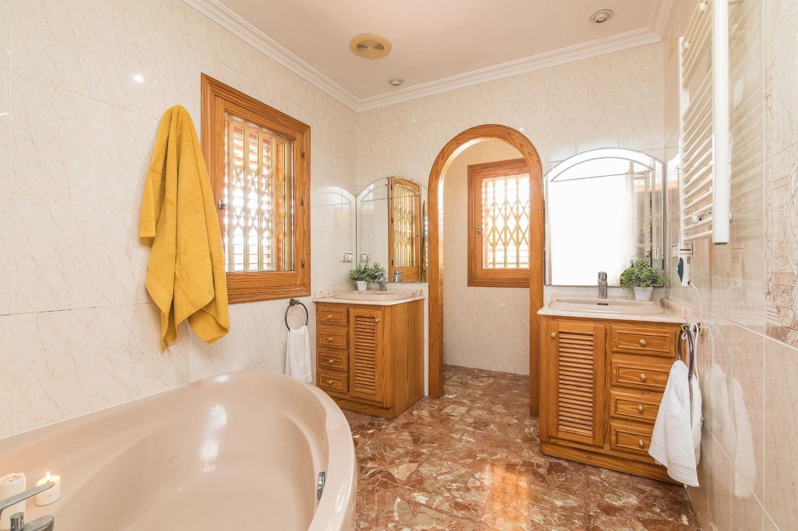 Chalet de 5 habitaciones en Elche / Elx en venta con piscina garaje - 690.000 € (Ref: 9462177)