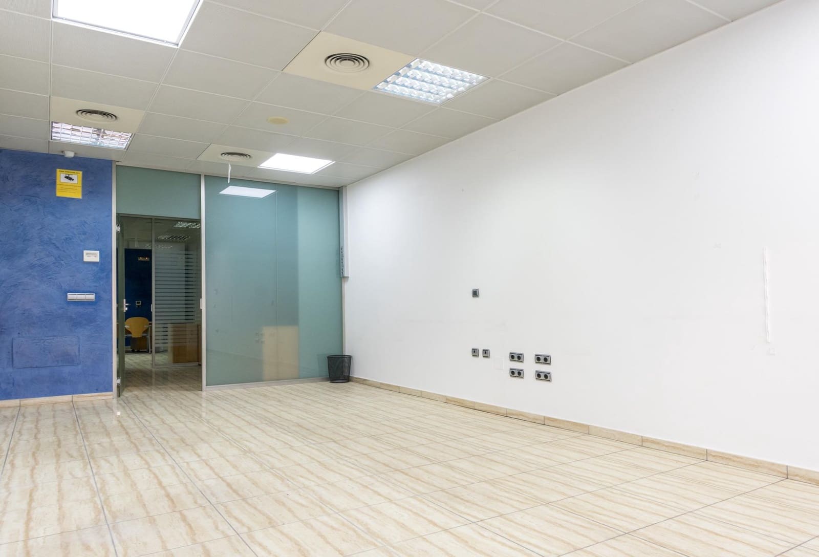 Erhverv til salg i Almoradi - € 73.000 (Ref: 9462186)